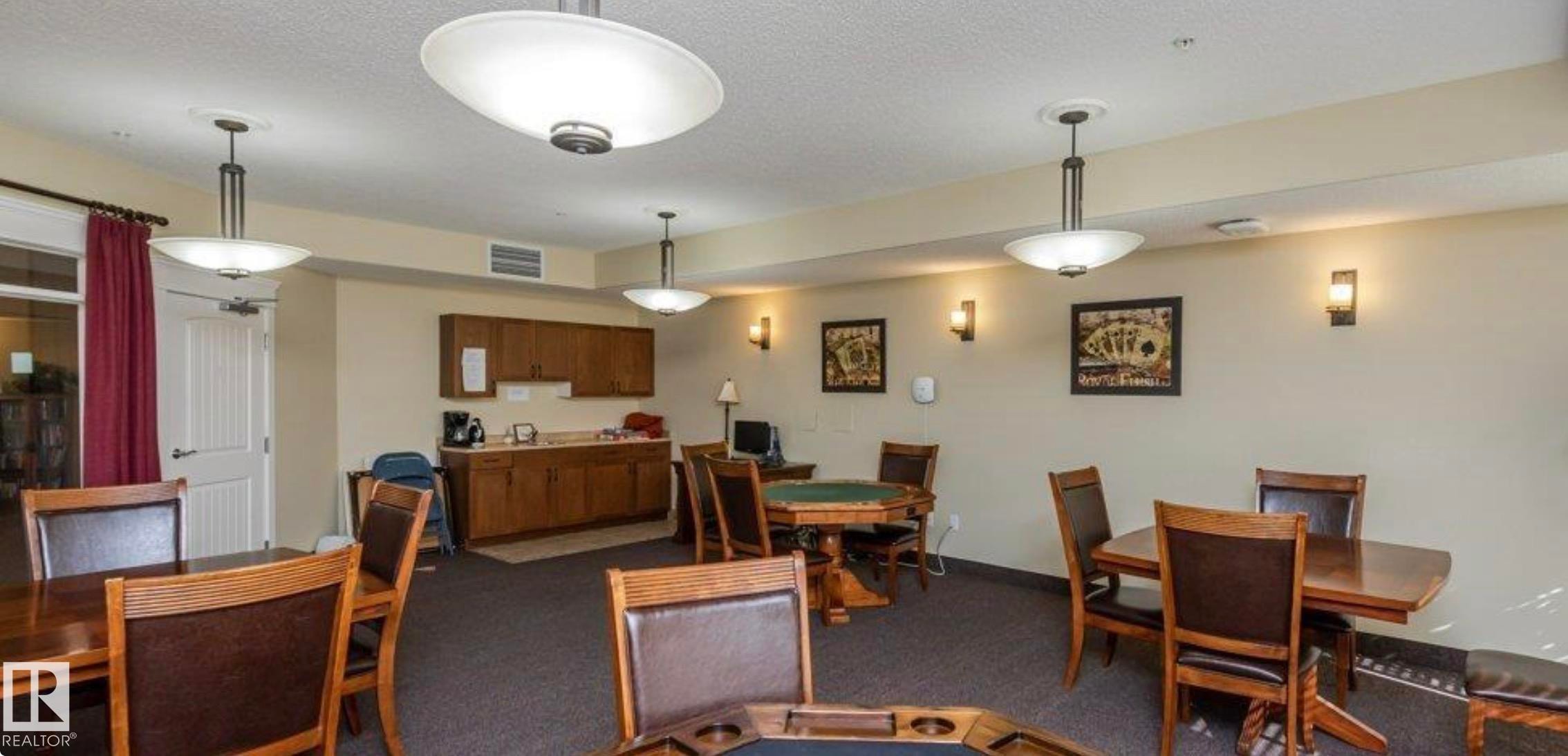 #313 511 Queen St, Spruce Grove, AB - Indoor Photo Showing Dining Room