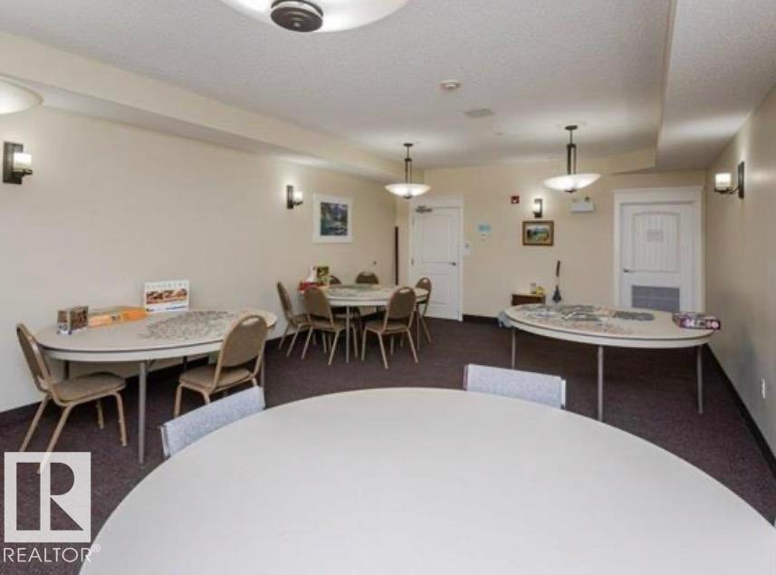 #313 511 Queen St, Spruce Grove, AB - Indoor Photo Showing Dining Room