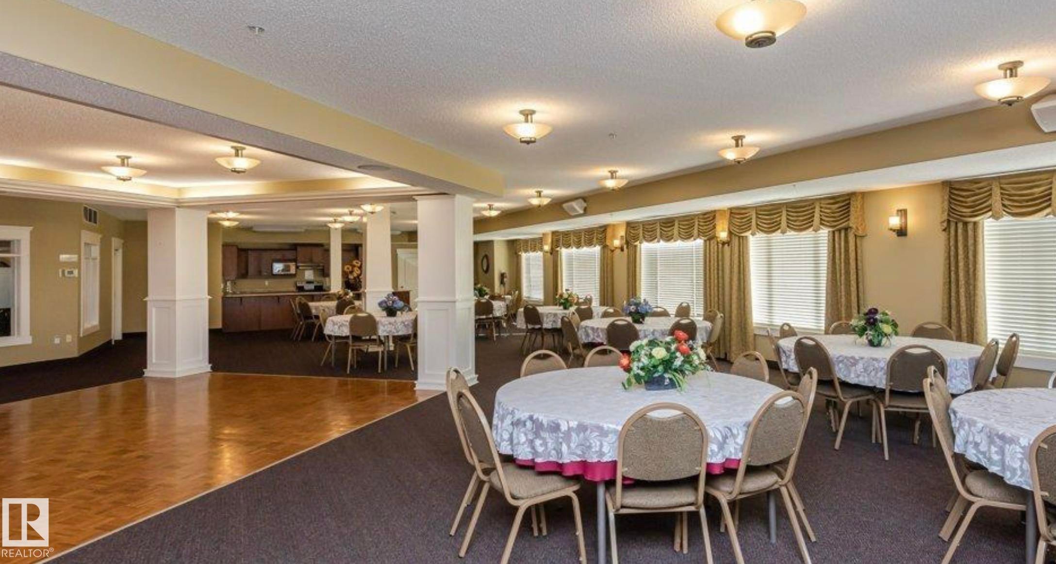 #313 511 Queen St, Spruce Grove, AB - Indoor Photo Showing Dining Room