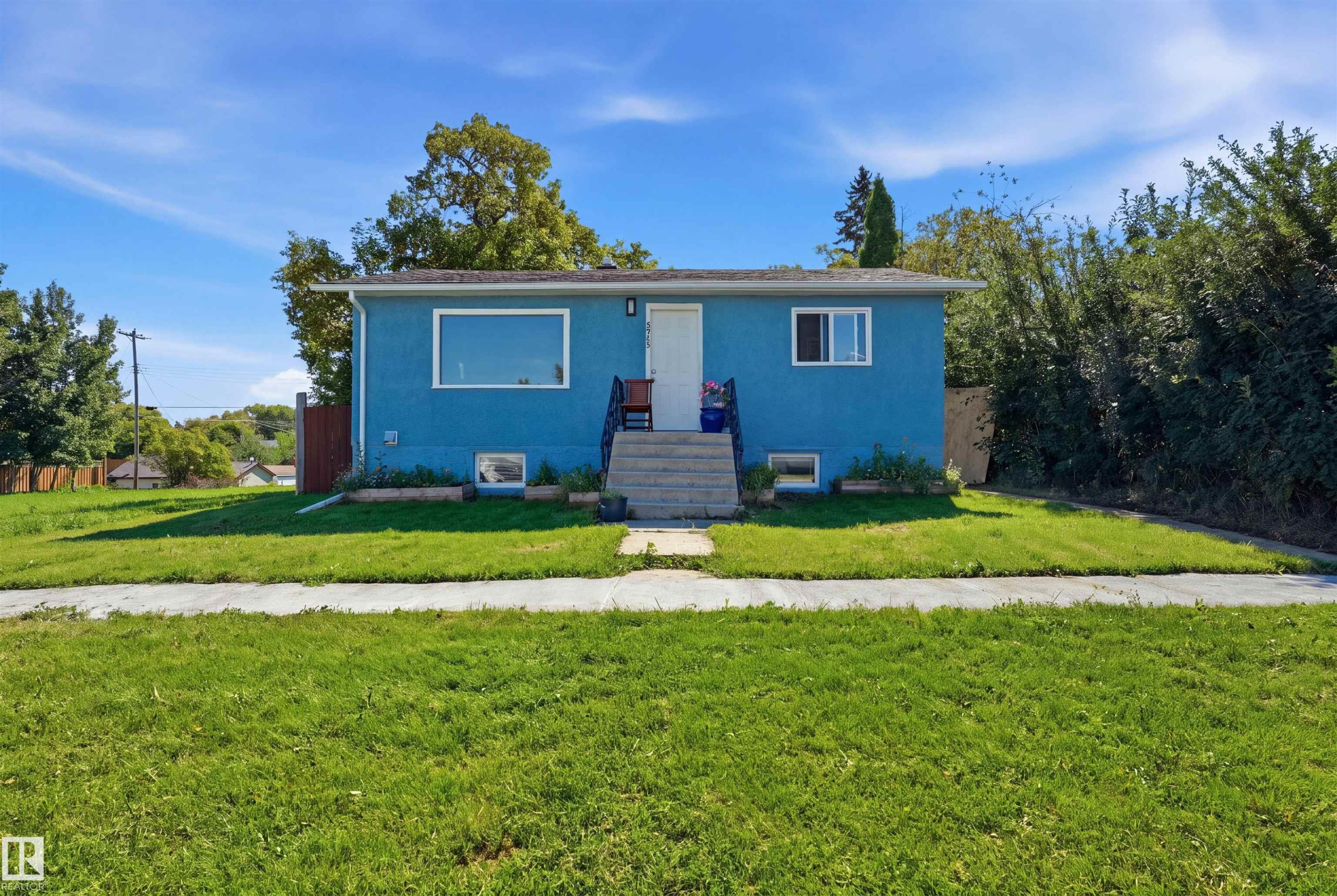 4915 49 Avenue, Onoway, AB