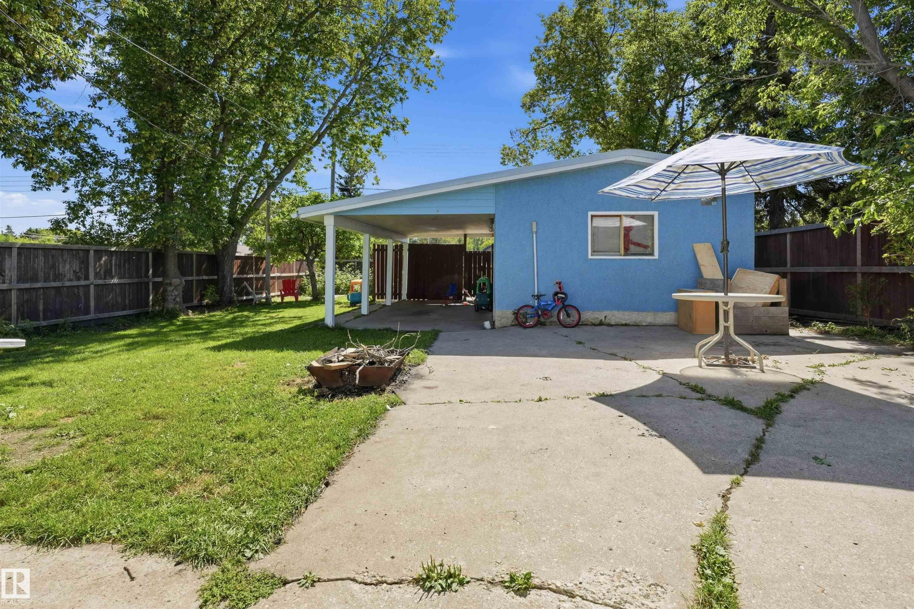 4915 49 Avenue, Onoway, AB