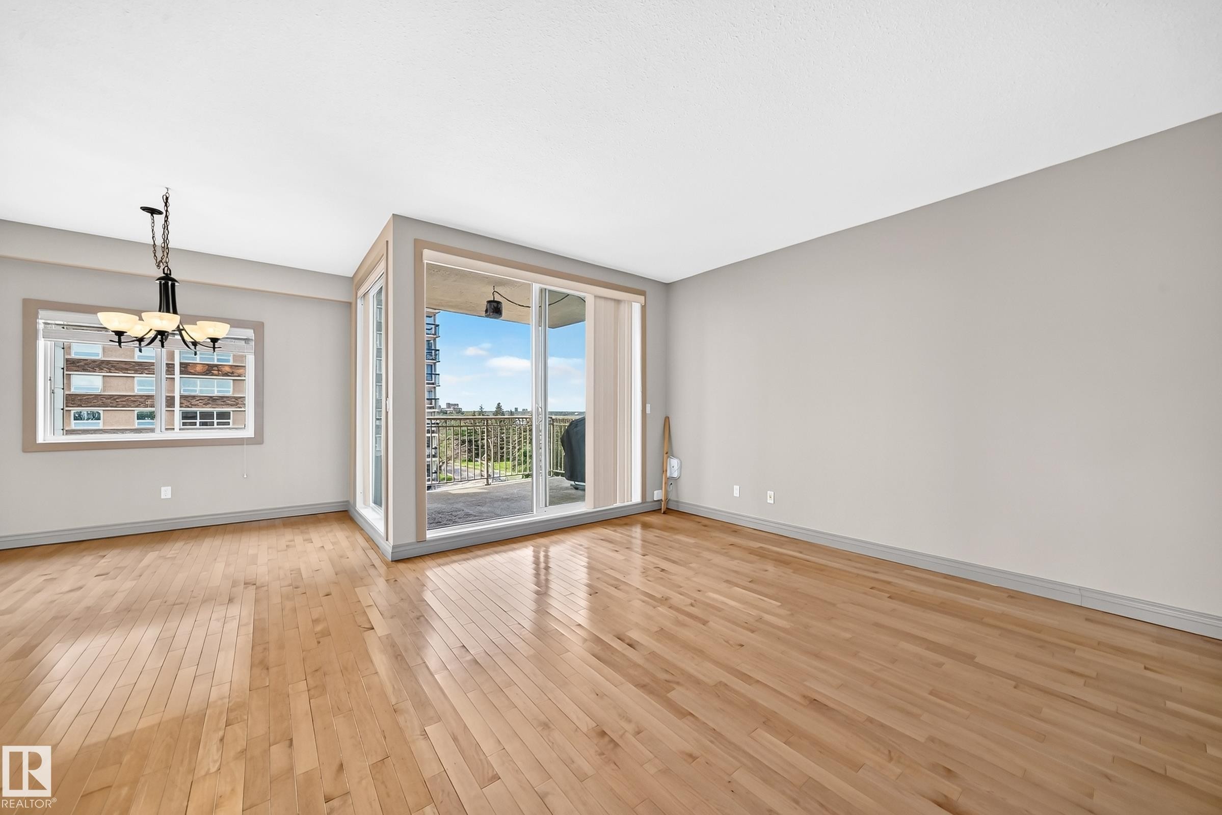 #606 8728 Gateway Bv Nw, Edmonton, AB