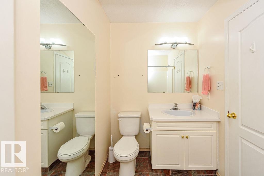 4720 51 Street, Camrose, AB - Indoor Photo Showing Bathroom