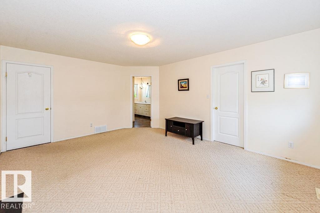 4720 51 Street, Camrose, AB - Indoor
