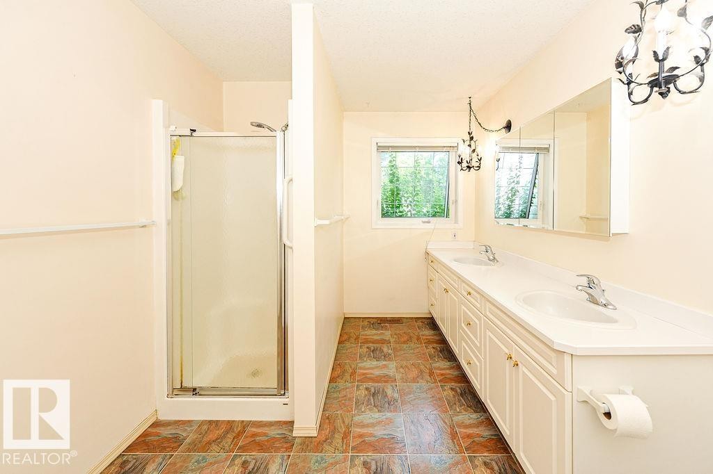 4720 51 Street, Camrose, AB - Indoor Photo Showing Bathroom