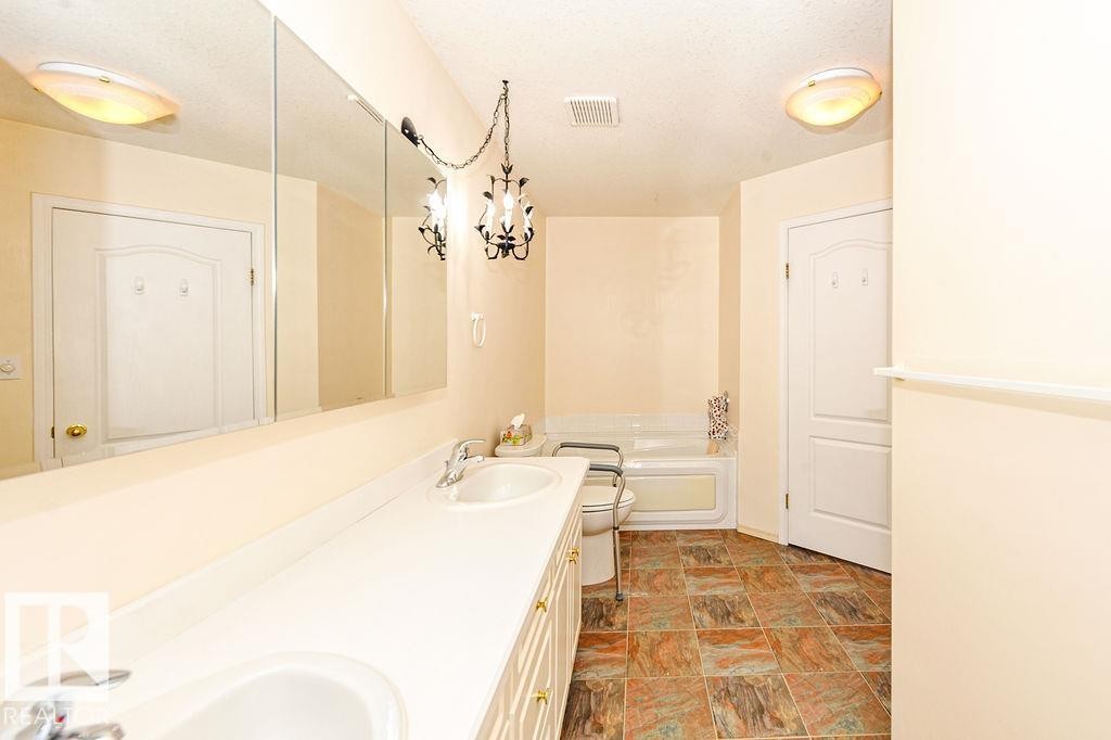 4720 51 Street, Camrose, AB - Indoor Photo Showing Bathroom