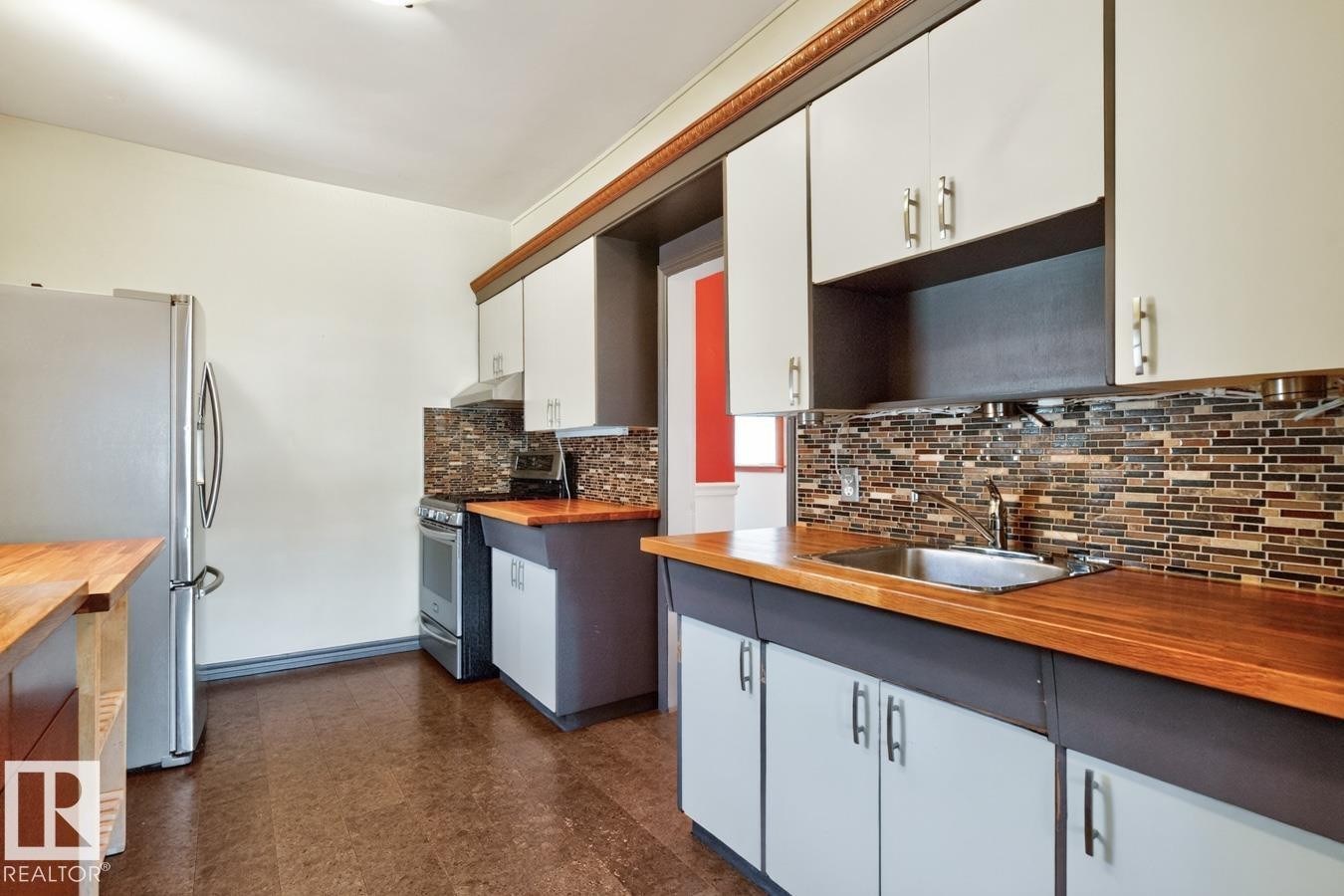 8730 84 Avenue Nw, Edmonton, AB