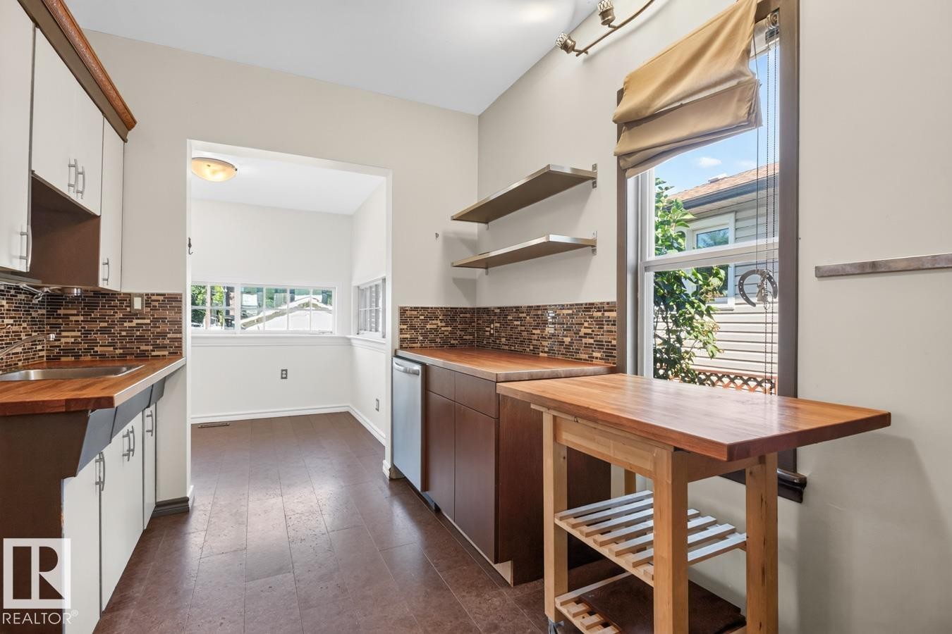 8730 84 Avenue Nw, Edmonton, AB