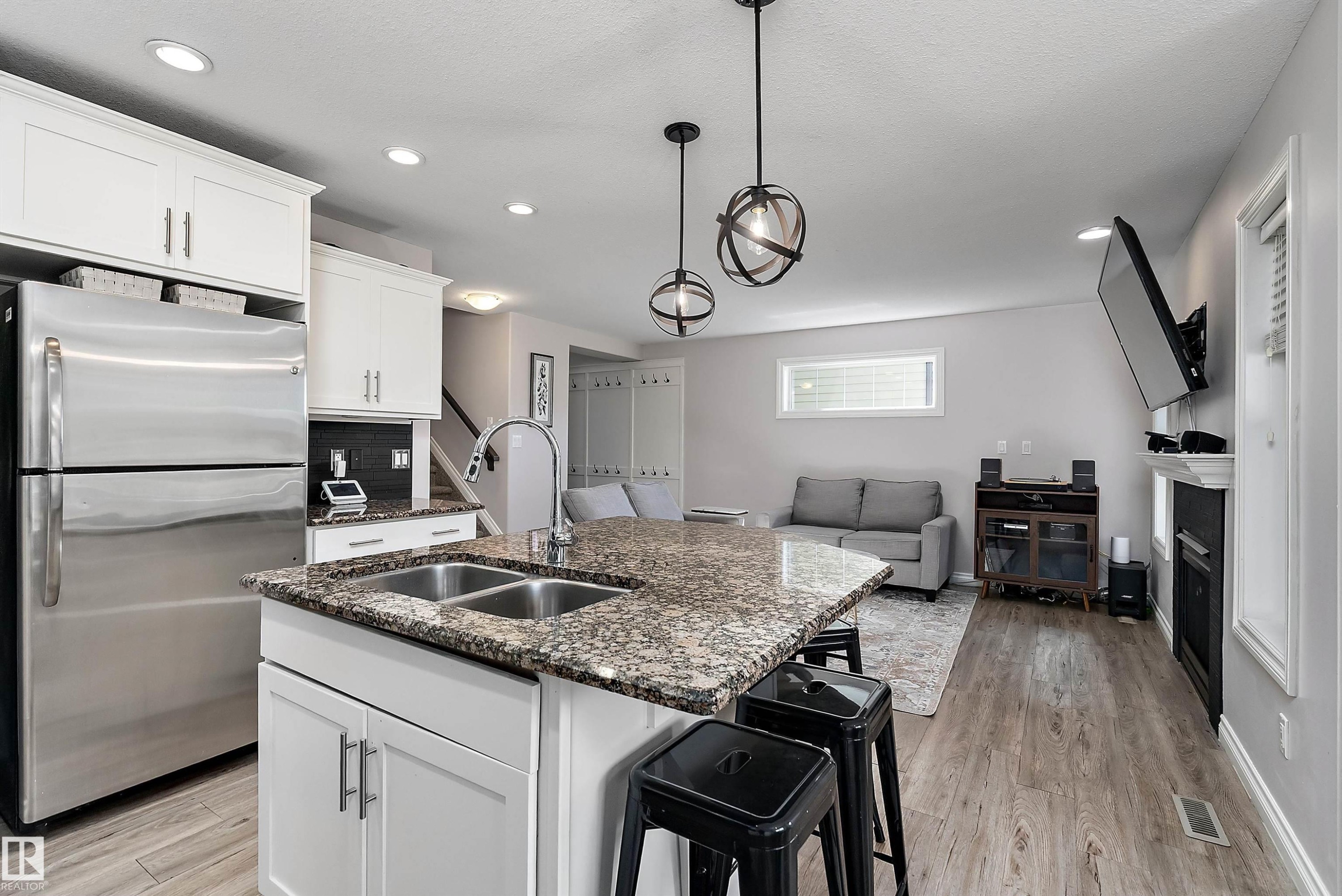 3893 Gallinger Loop Nw, Edmonton, AB