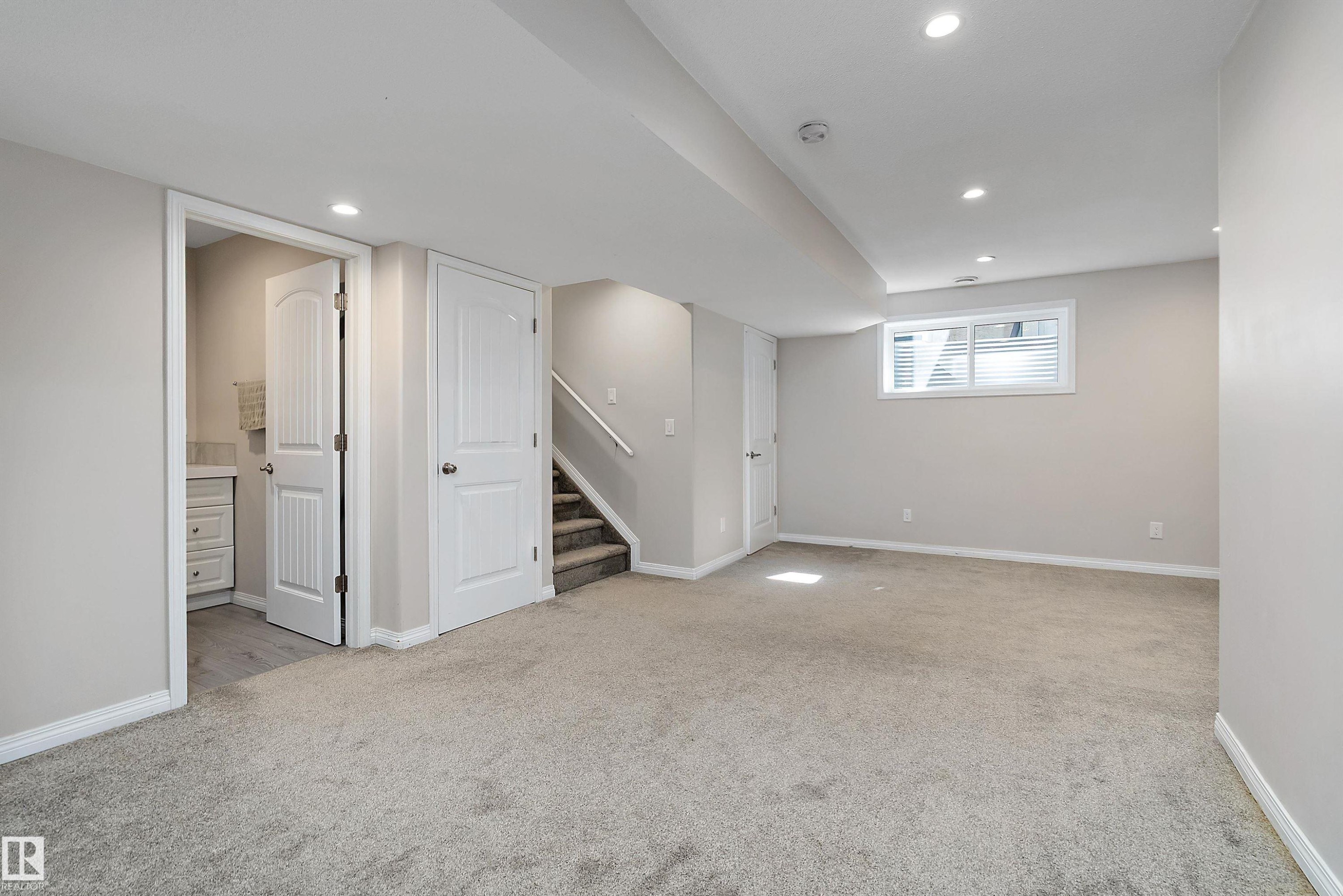 3893 Gallinger Loop Nw, Edmonton, AB