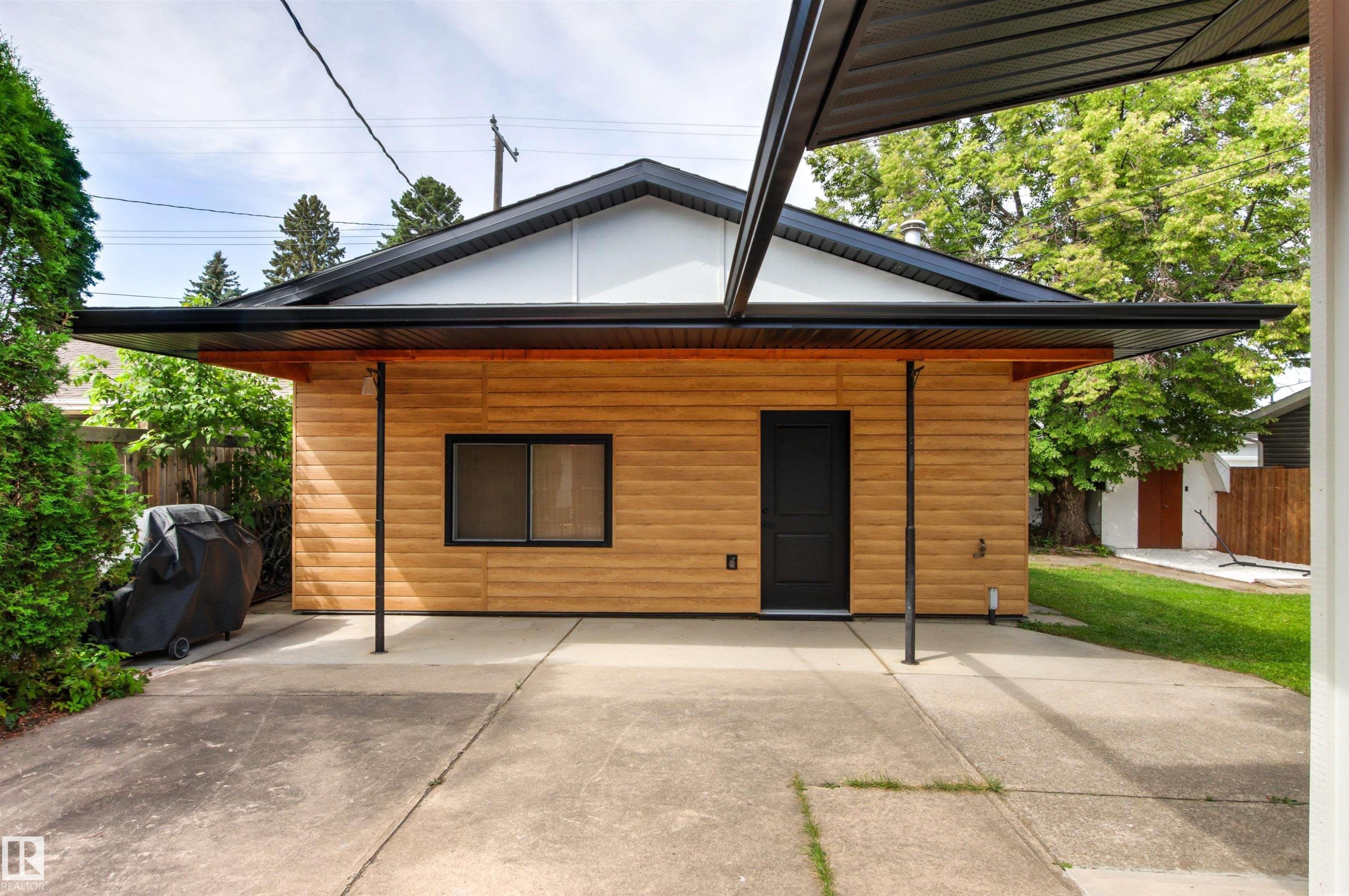 4704 106A Avenue Nw, Edmonton, AB