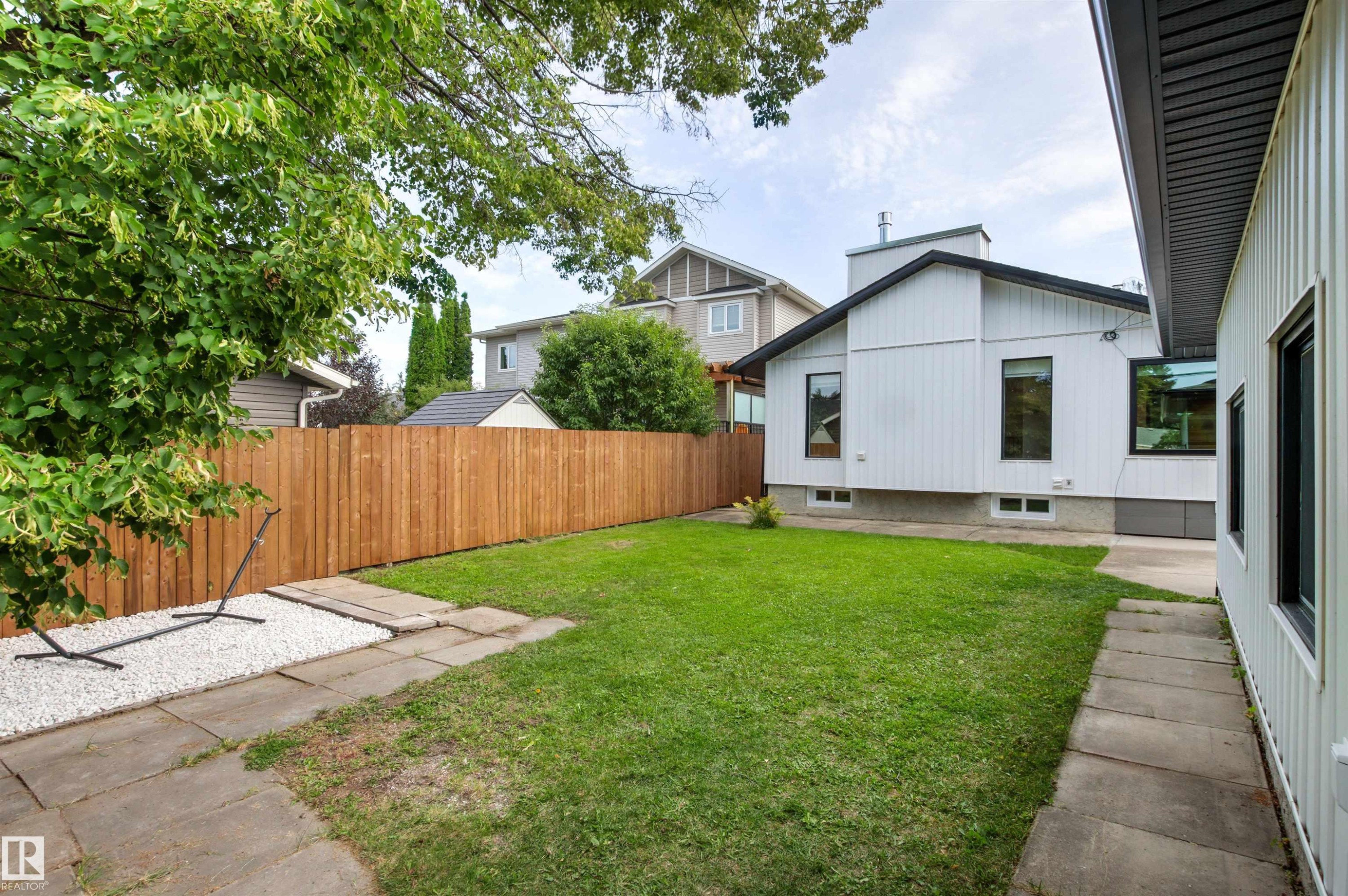 4704 106A Avenue Nw, Edmonton, AB