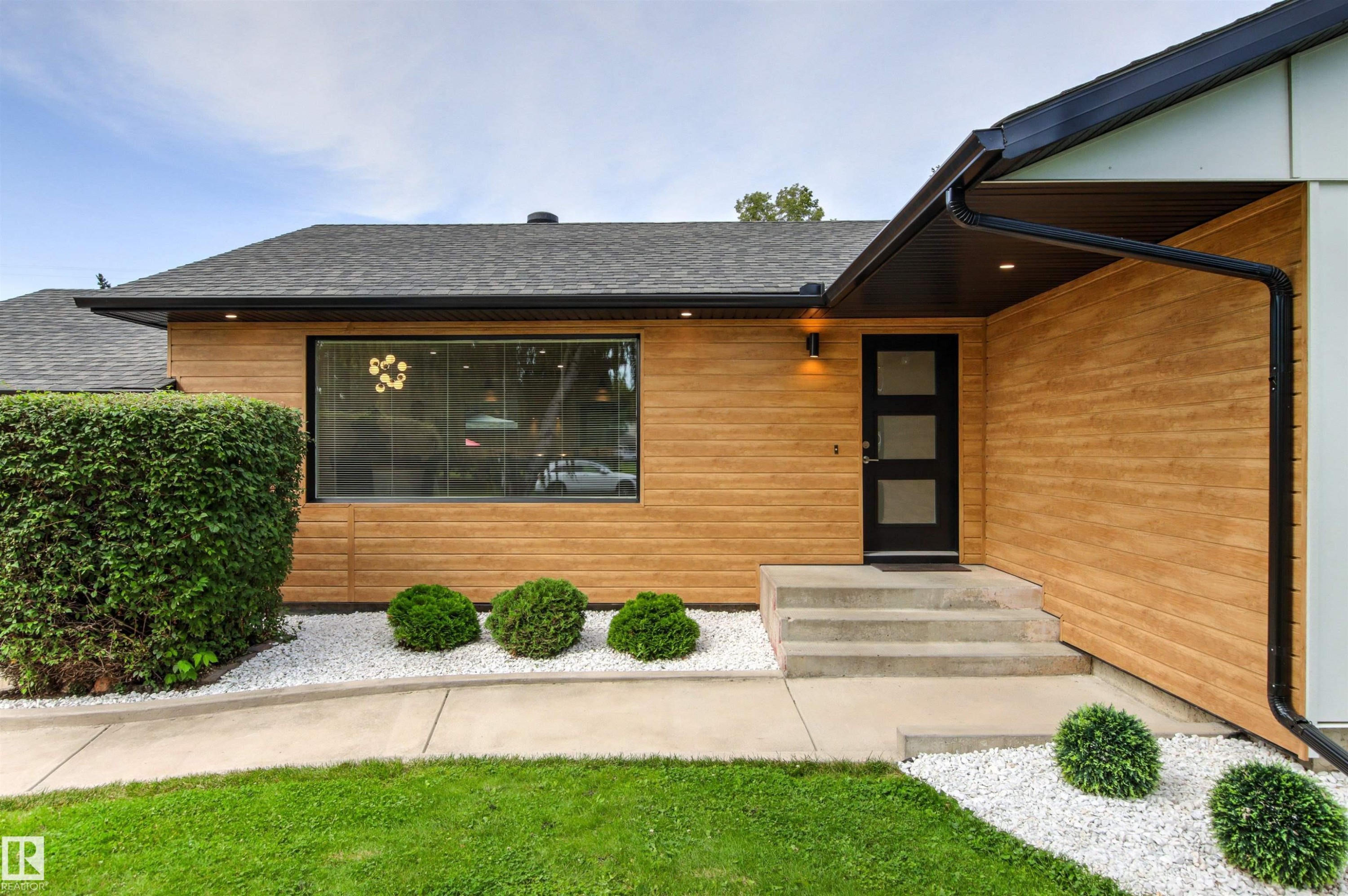 4704 106A Avenue Nw, Edmonton, AB
