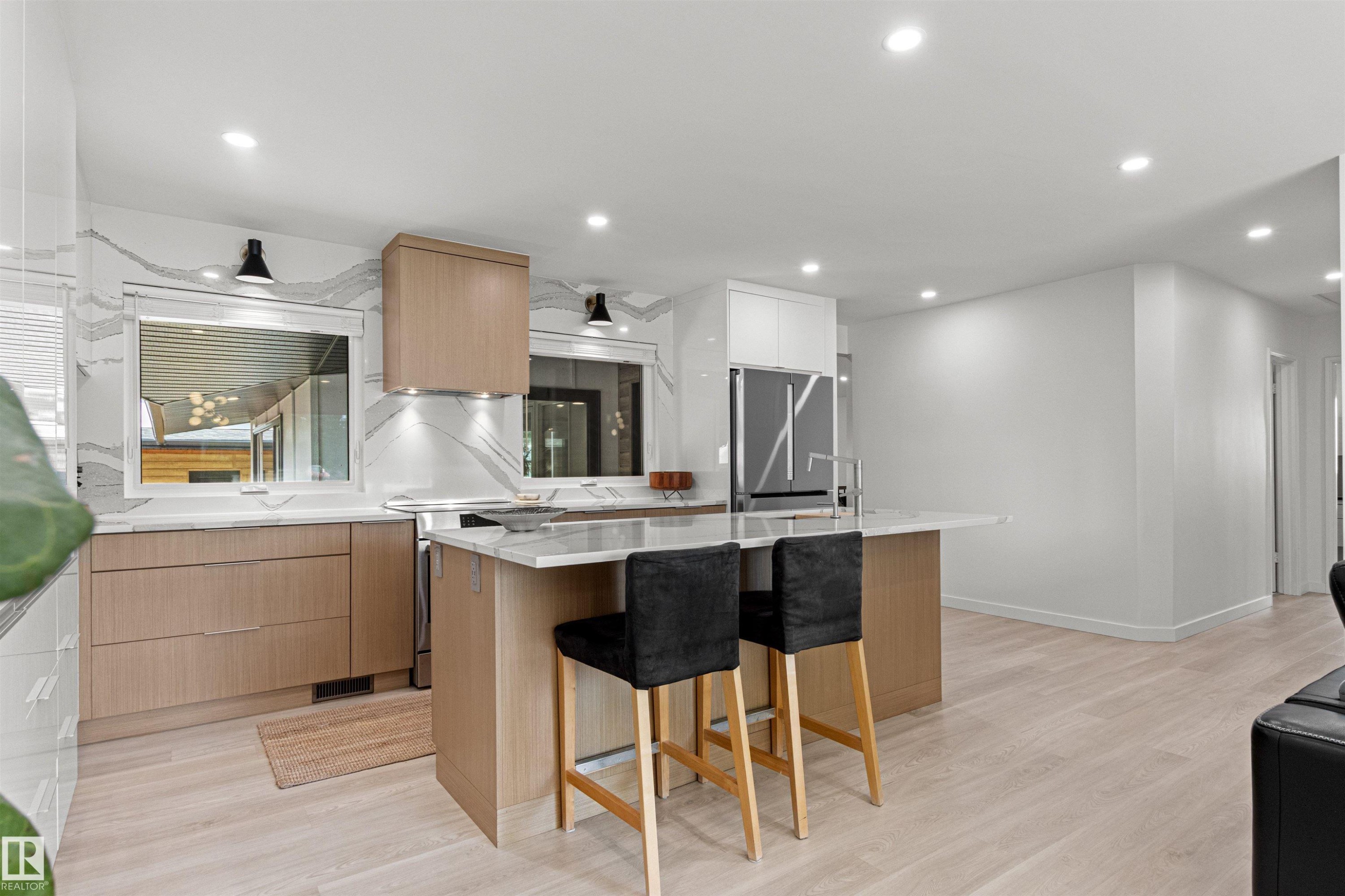 4704 106A Avenue Nw, Edmonton, AB
