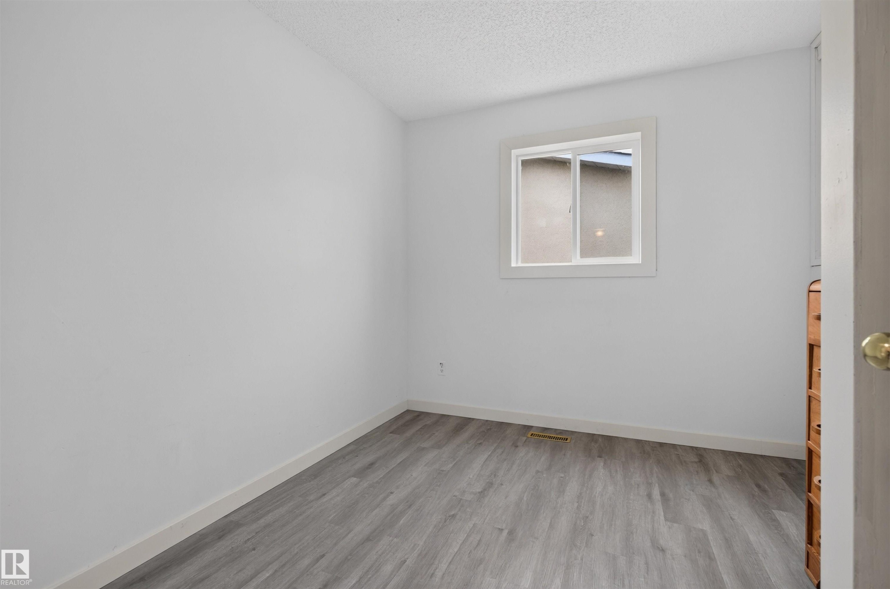 27 Kiniski Crescent Nw, Edmonton, AB