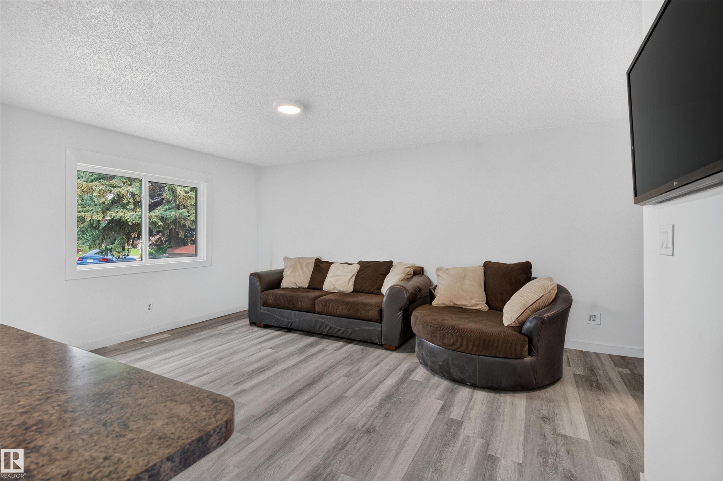 27 Kiniski Crescent Nw, Edmonton, AB