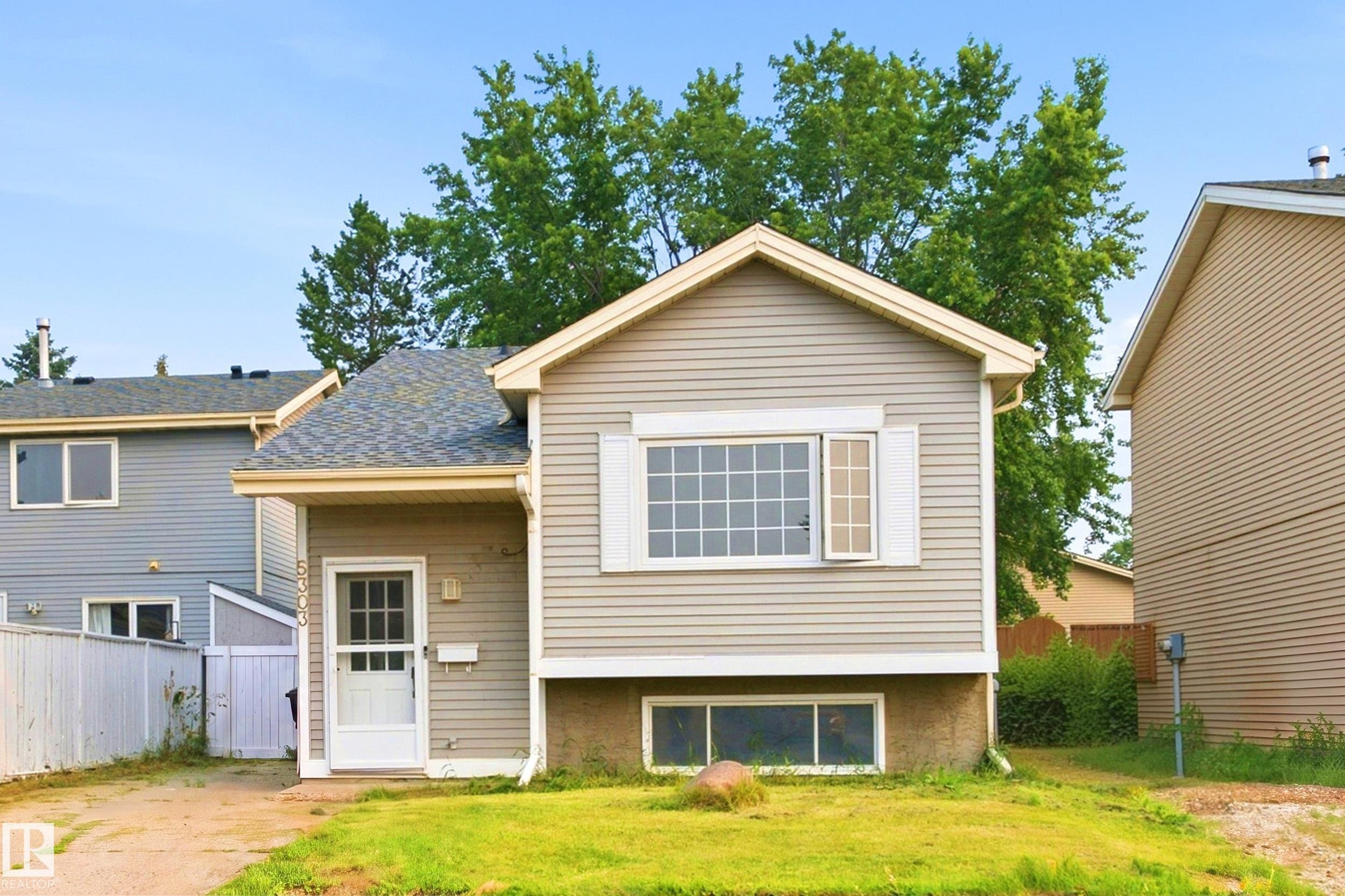 5303 21 Avenue Nw, Edmonton, AB - Outdoor