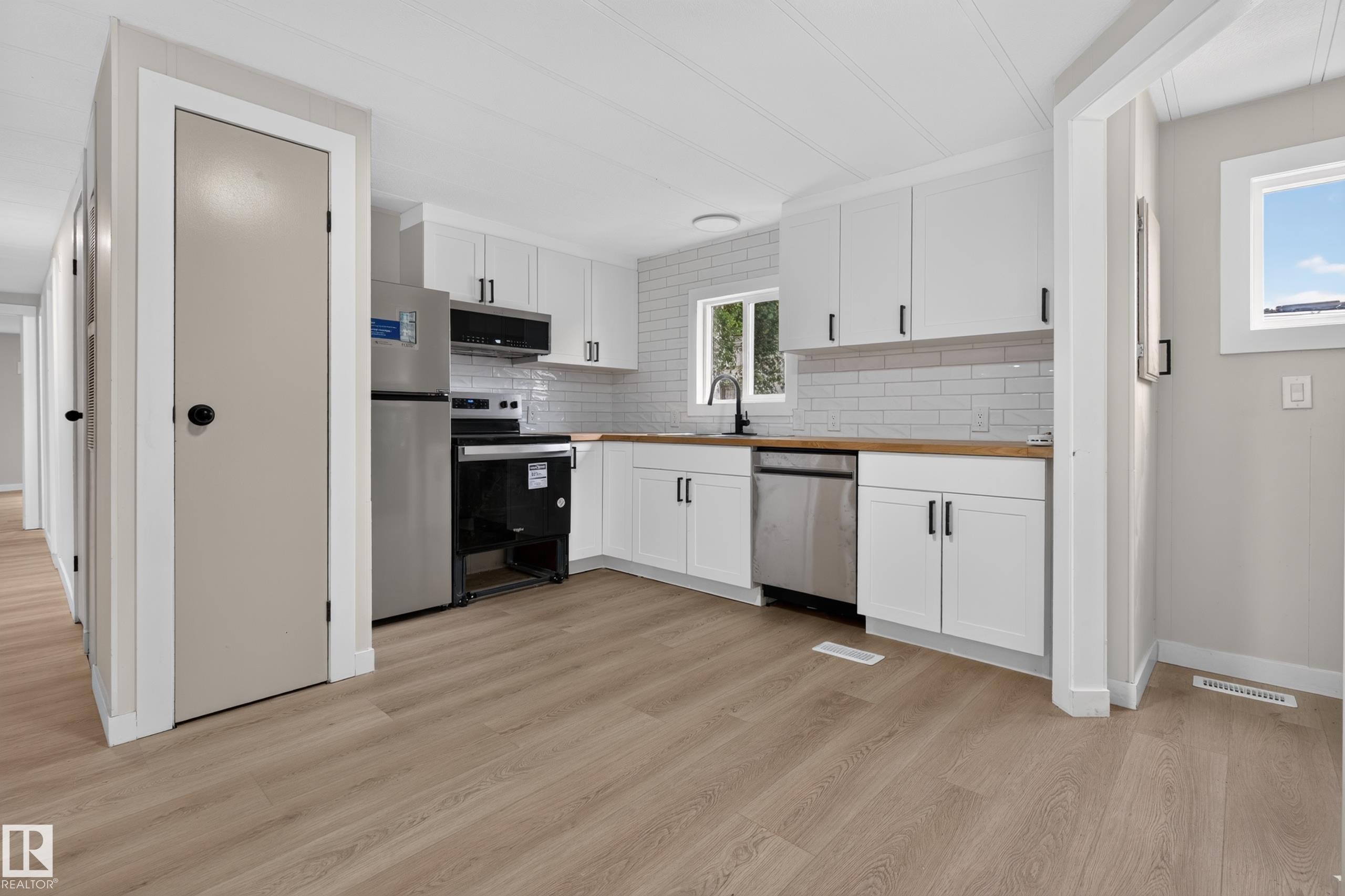 20 West View Bv Northwest, Edmonton, AB
