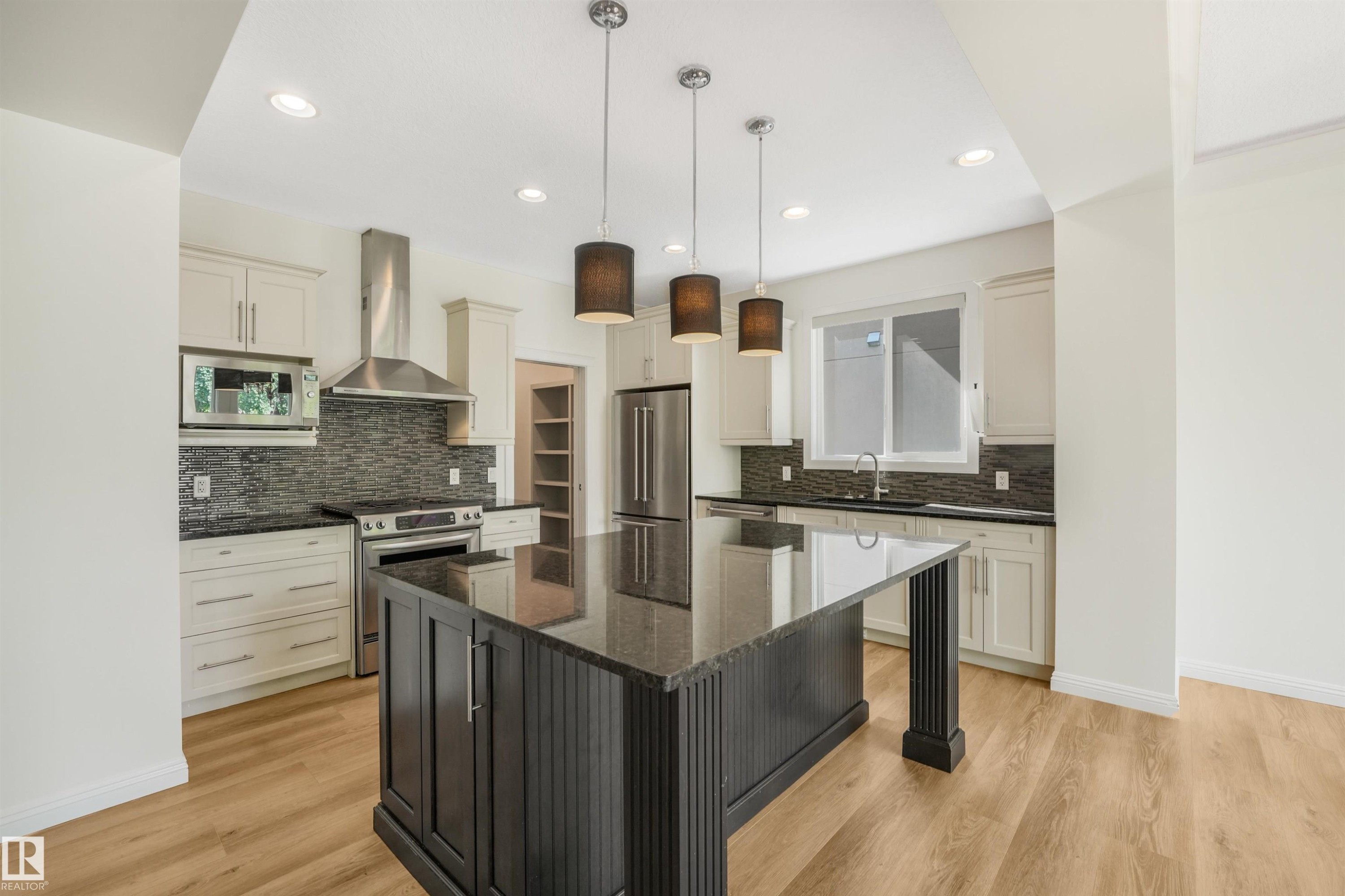 2288 Warry Loop Sw, Edmonton, AB