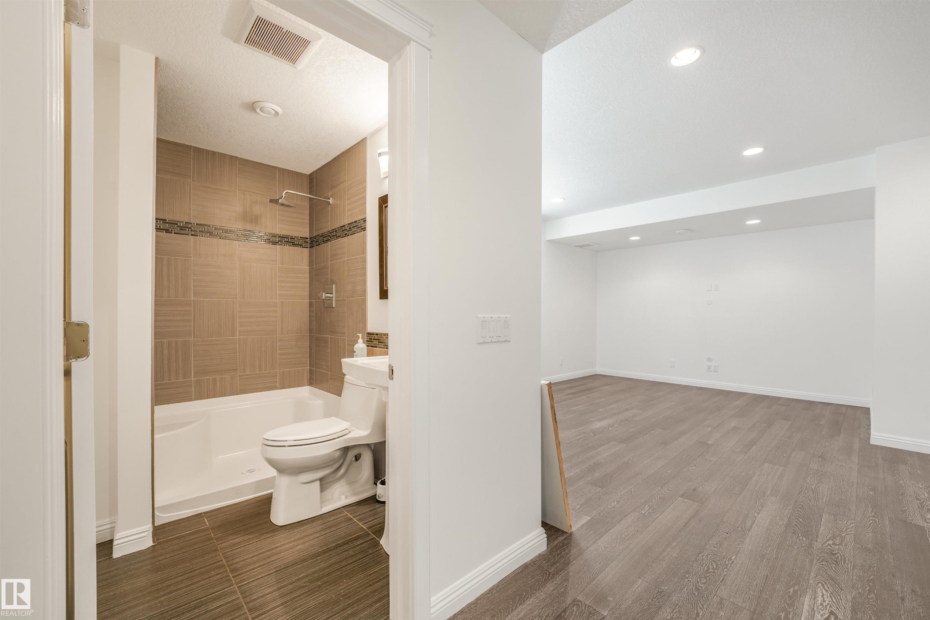 2288 Warry Loop Sw, Edmonton, AB