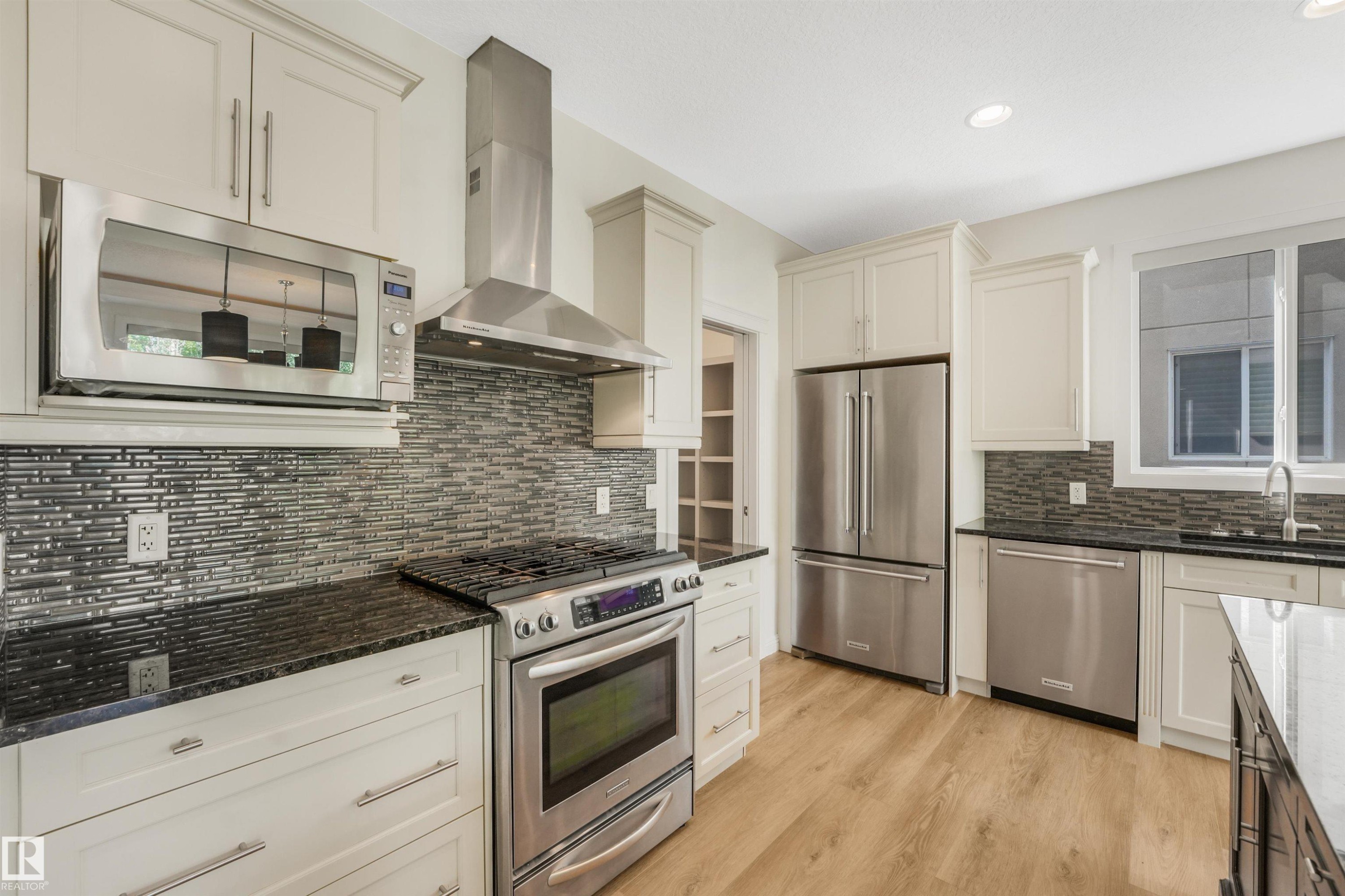 2288 Warry Loop Sw, Edmonton, AB