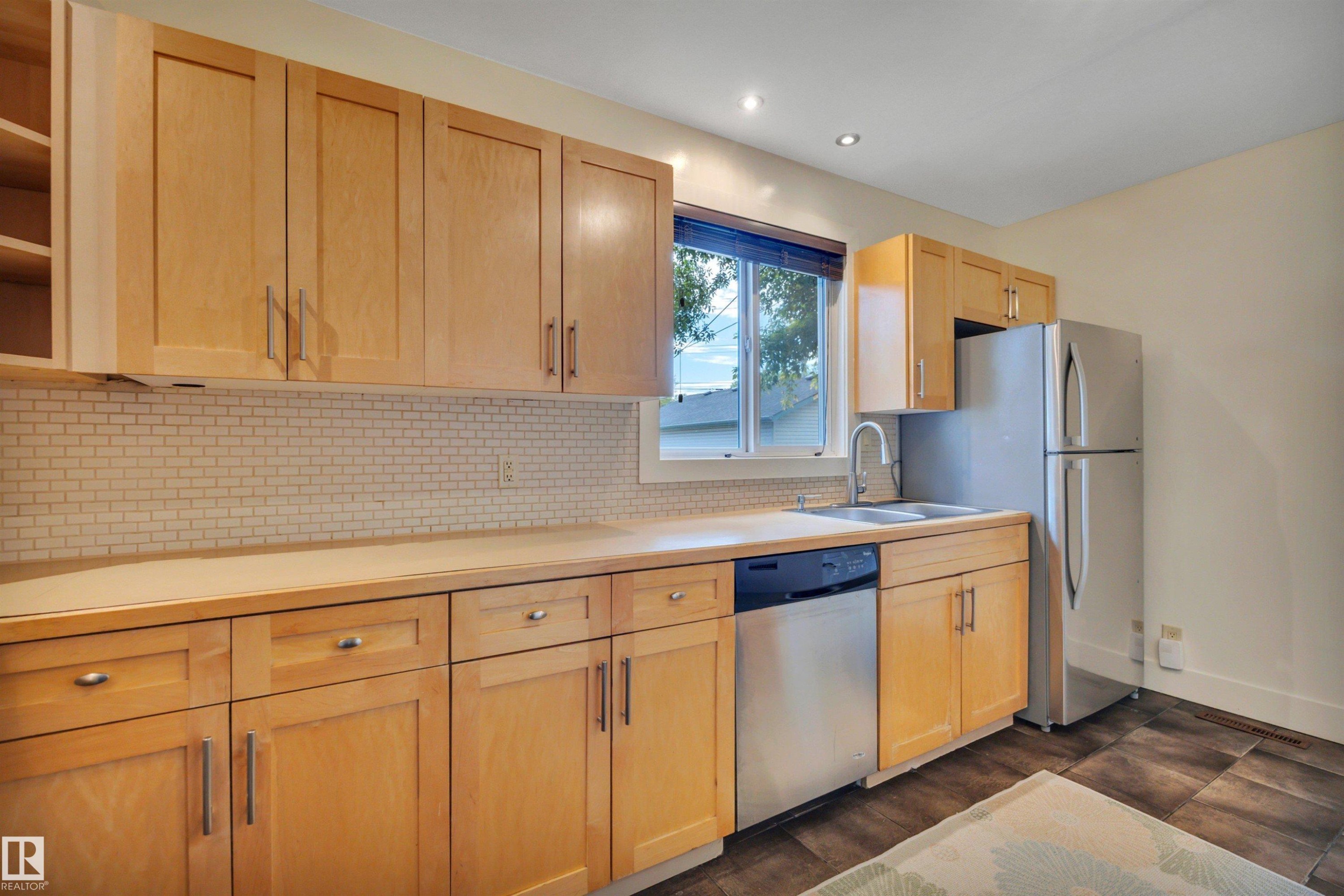 12015 124 Street Nw, Edmonton, AB