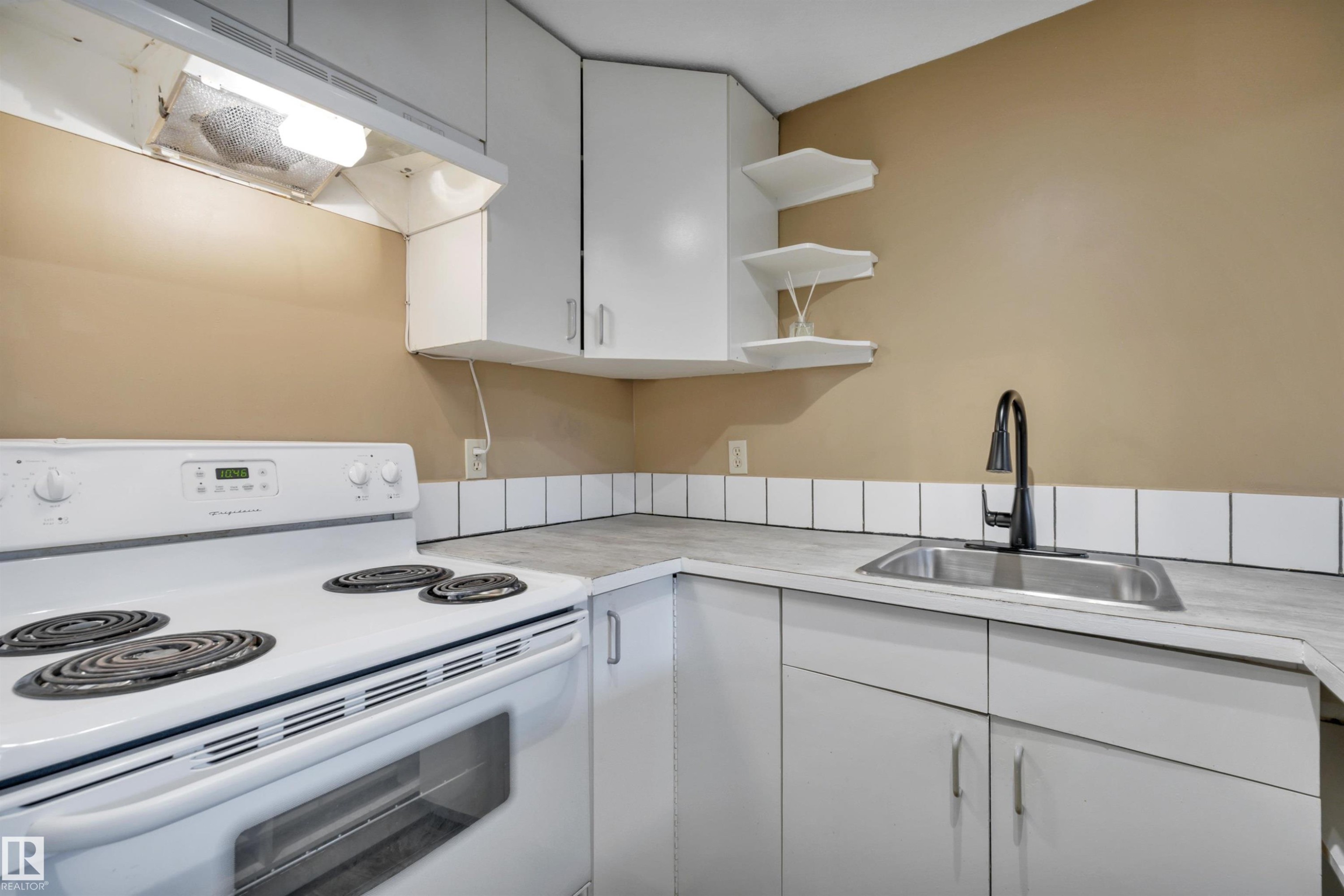 12015 124 Street Nw, Edmonton, AB