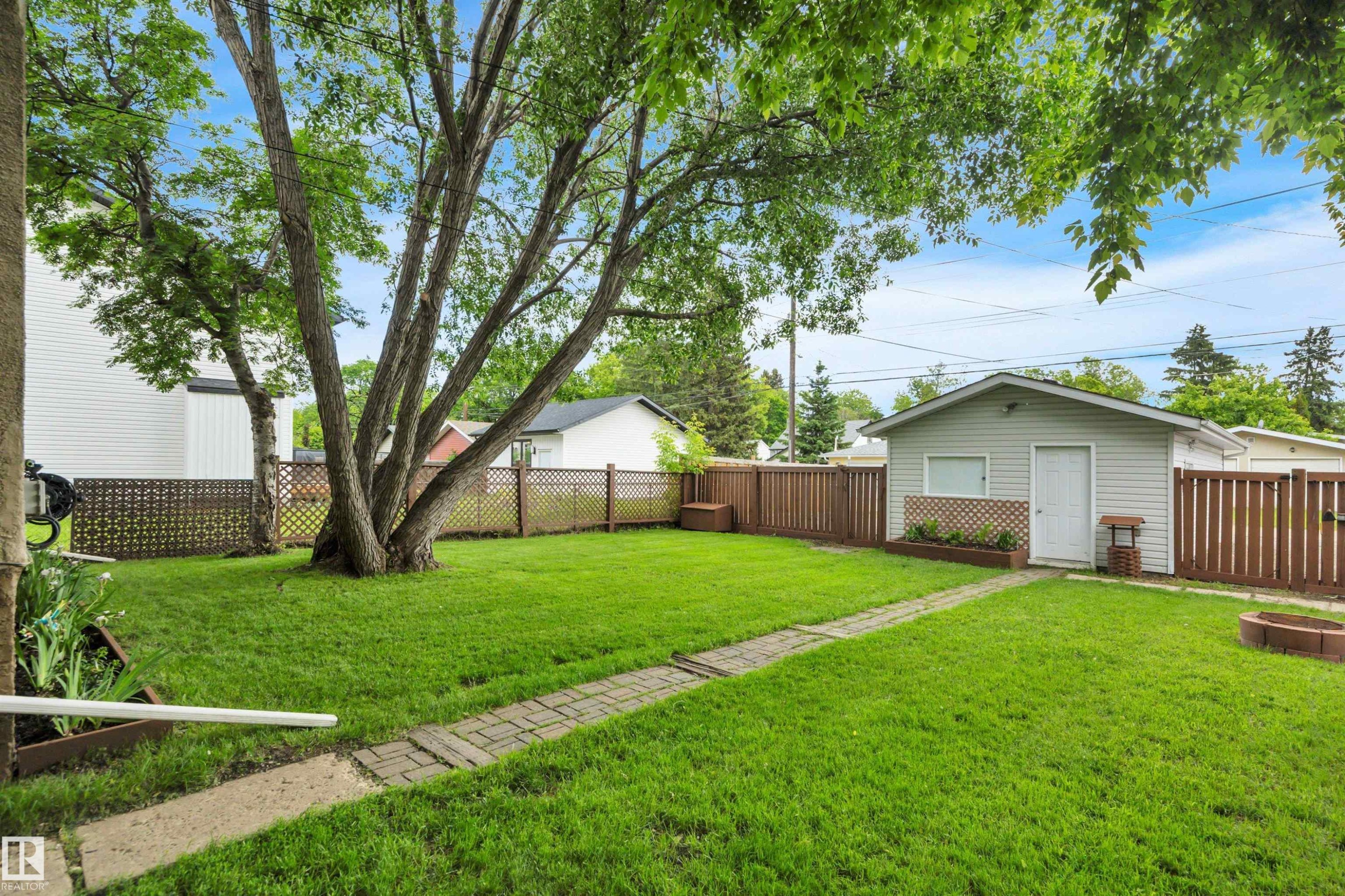 12015 124 Street Nw, Edmonton, AB