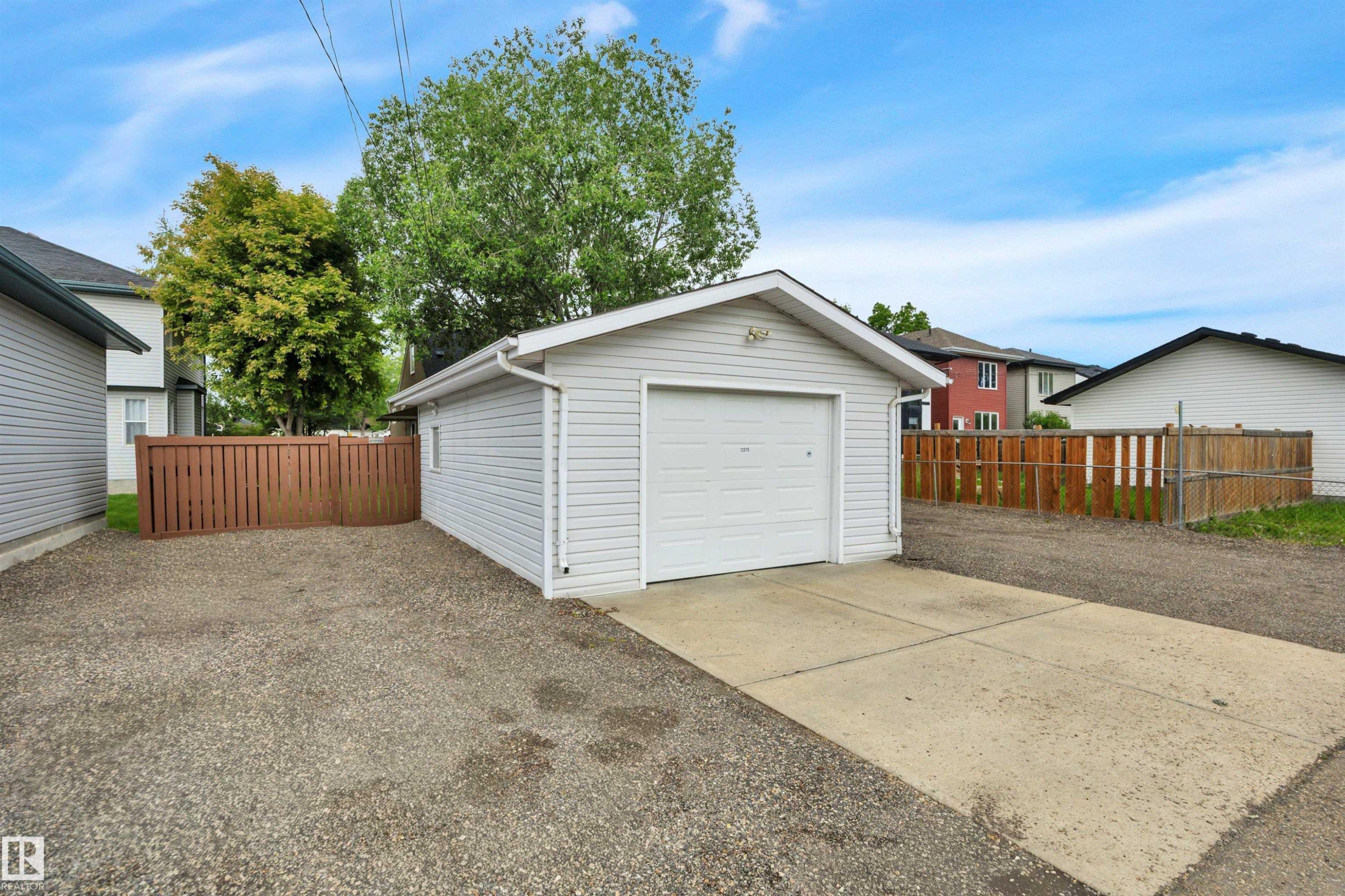 12015 124 Street Nw, Edmonton, AB