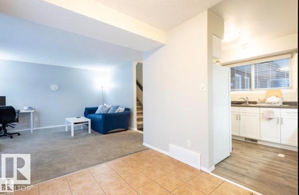 3530 42 Street Nw, Edmonton, AB