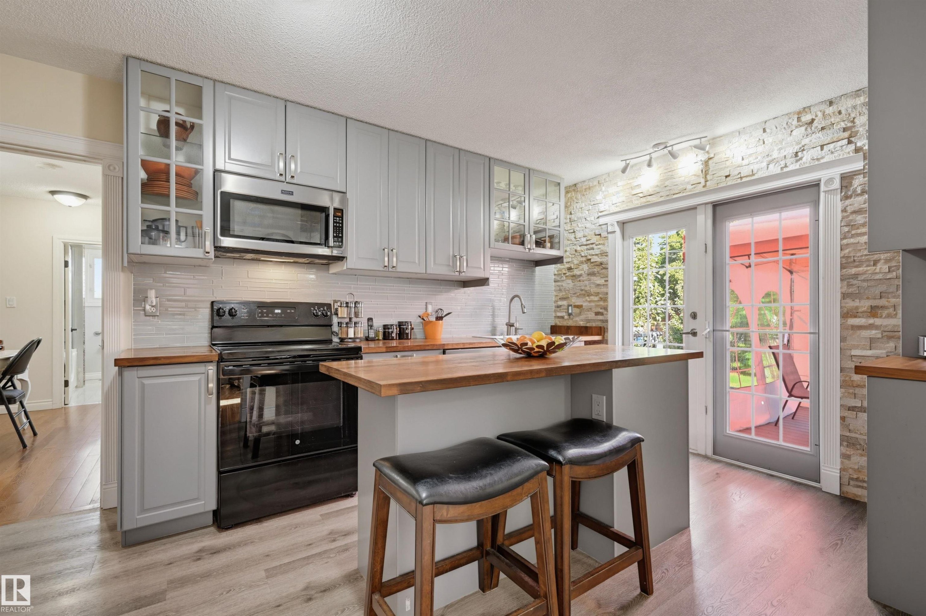 8819 142 Street Nw, Edmonton, AB