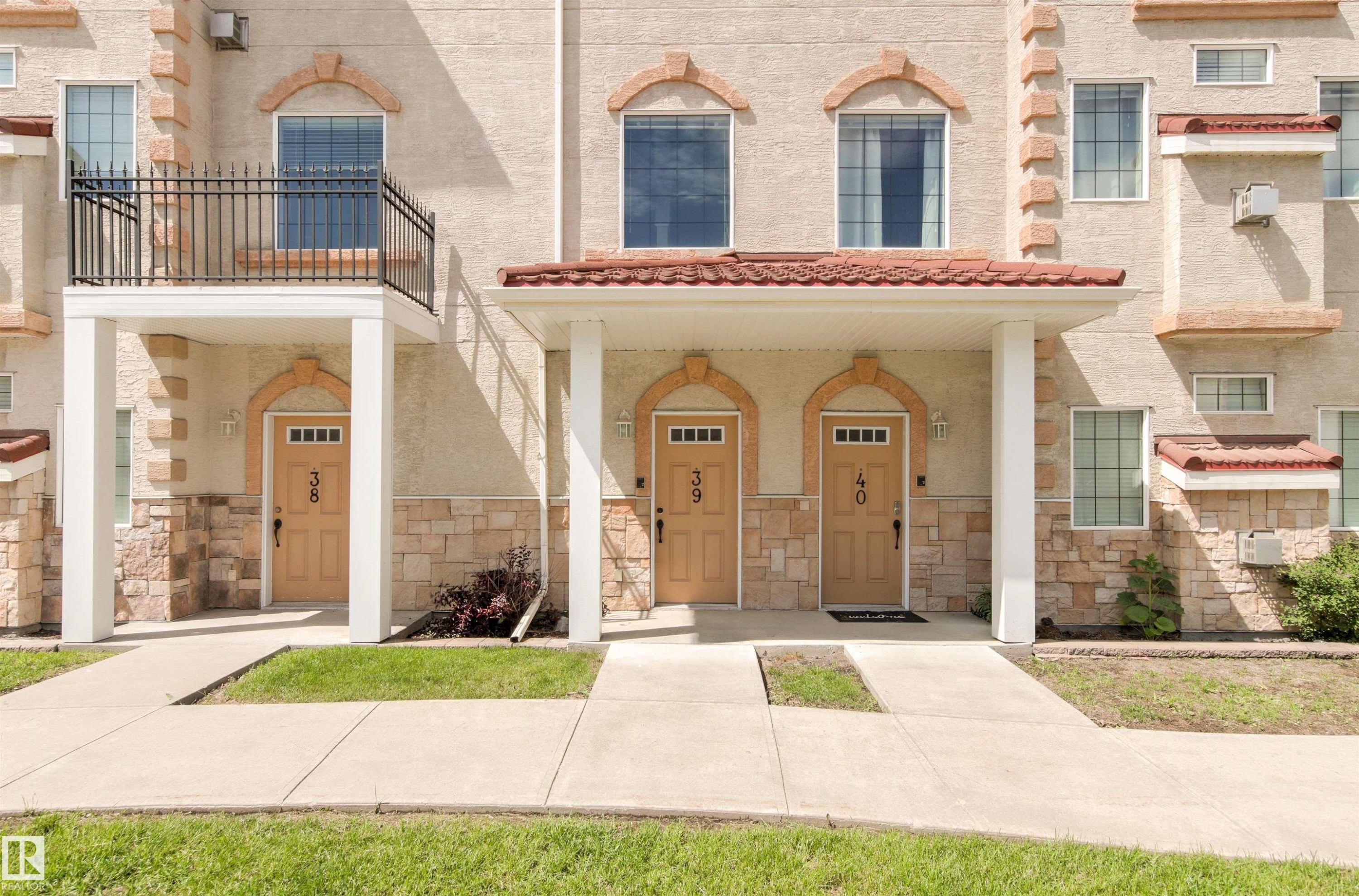 #39 13825 155 Av Nw, Edmonton, AB - Outdoor With Balcony With Facade