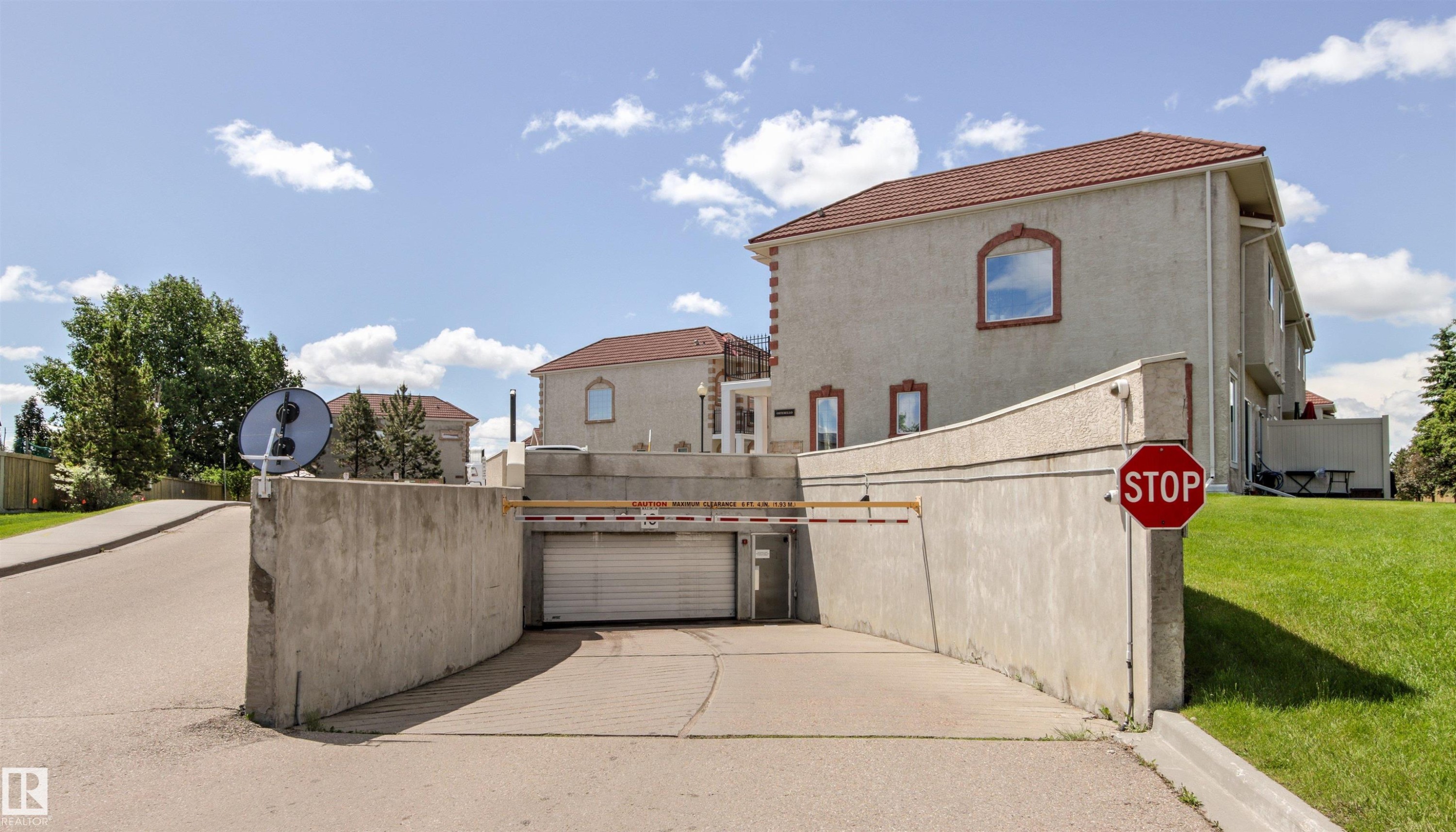 #39 13825 155 Av Nw, Edmonton, AB - Outdoor