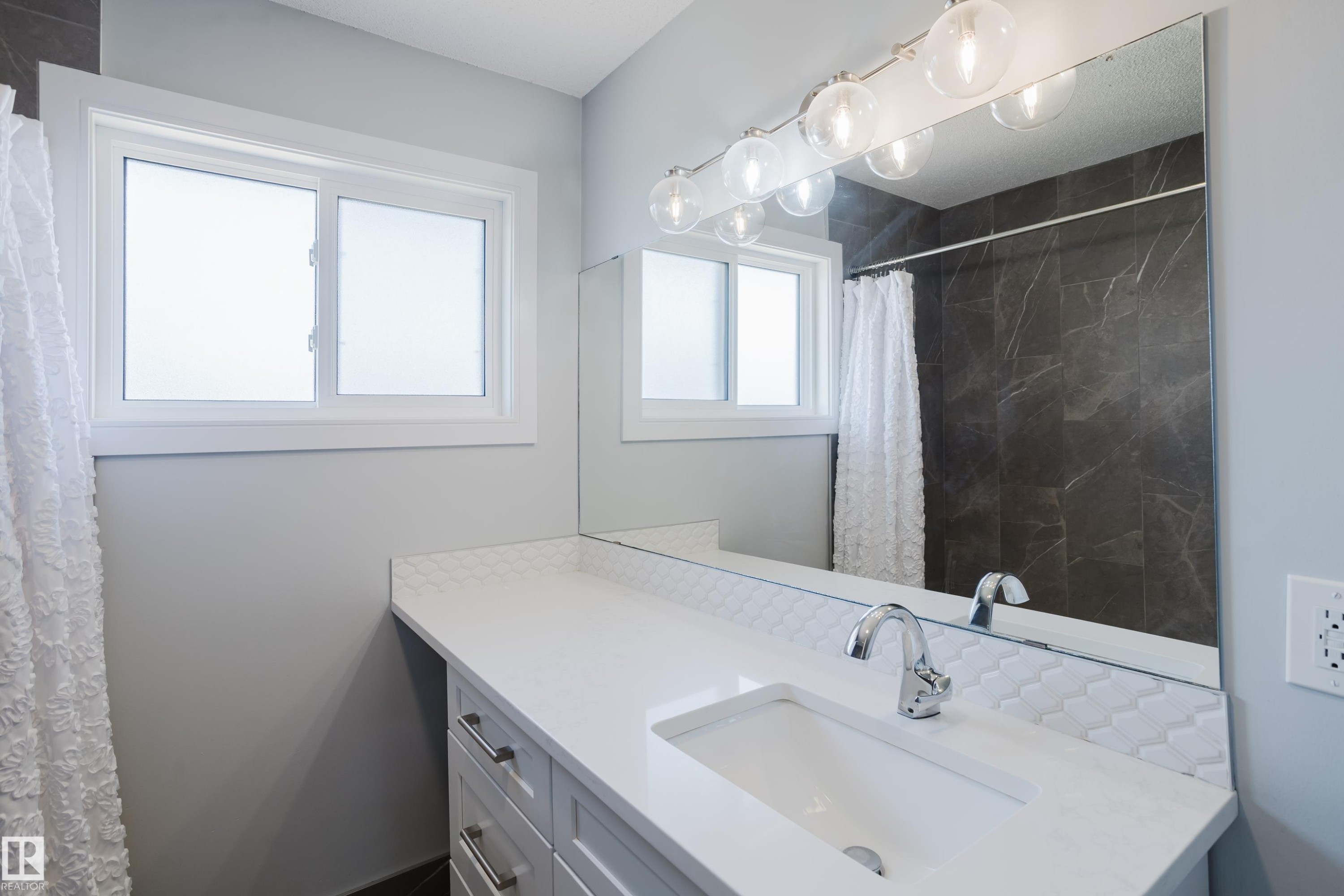9330 162 Street Nw, Edmonton, AB