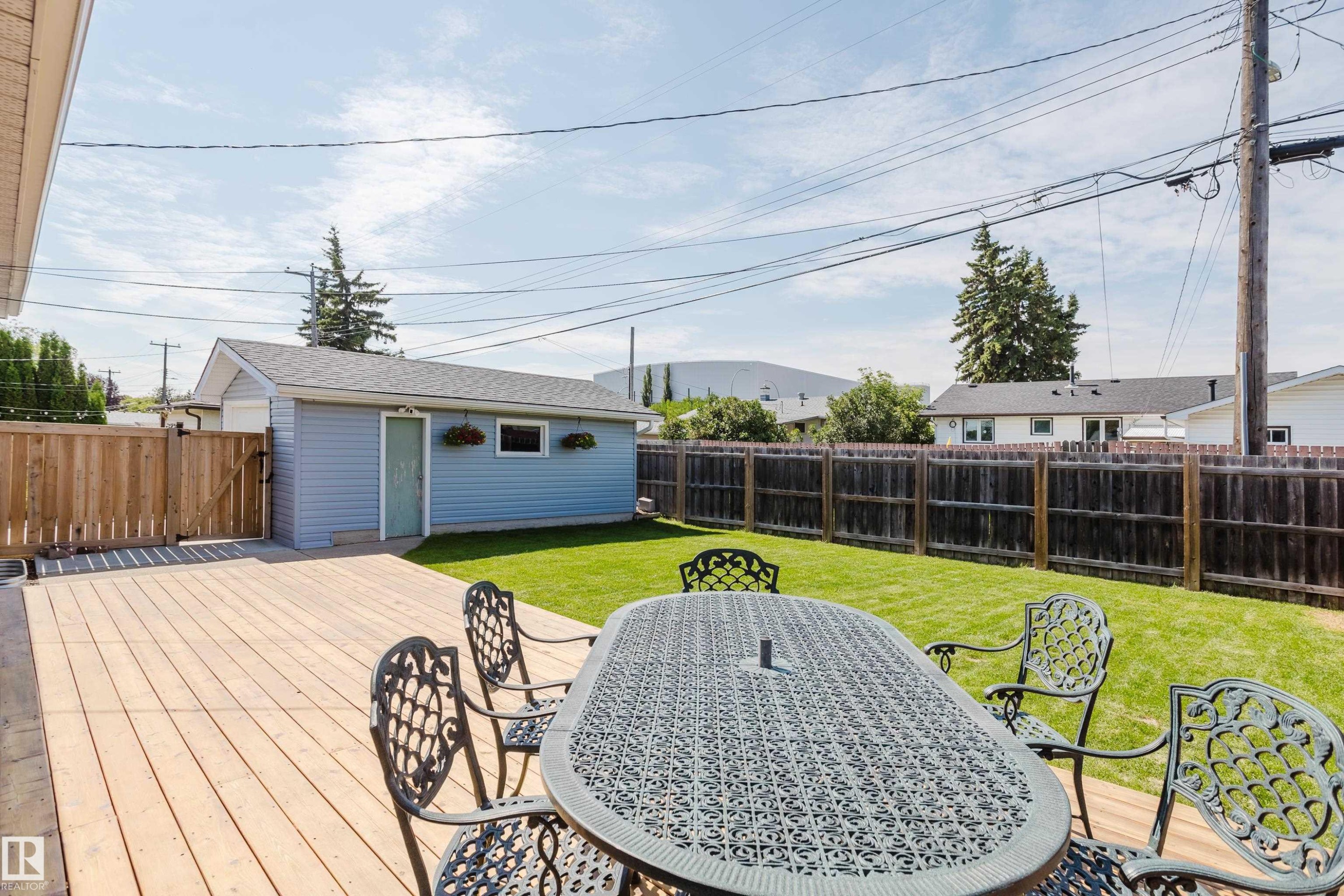 9330 162 Street Nw, Edmonton, AB