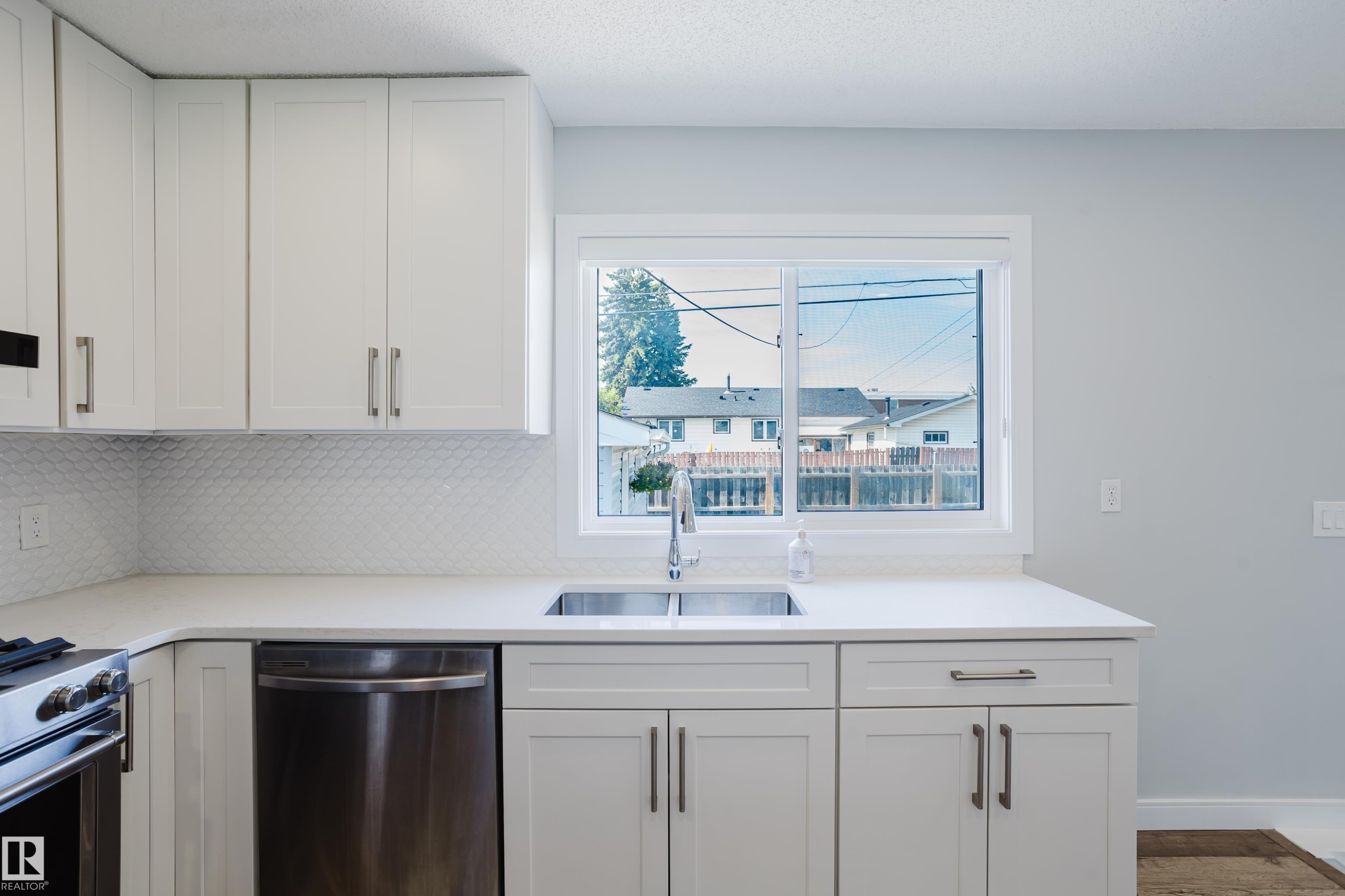 9330 162 Street Nw, Edmonton, AB