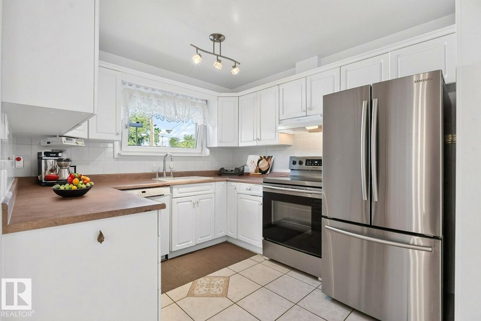 11042 152 Street Nw, Edmonton, AB