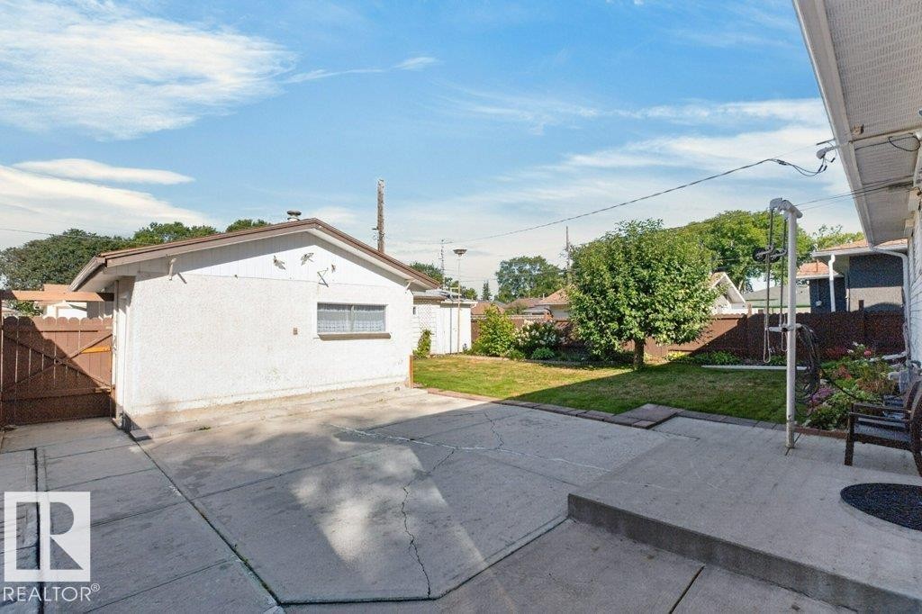 11042 152 Street Nw, Edmonton, AB