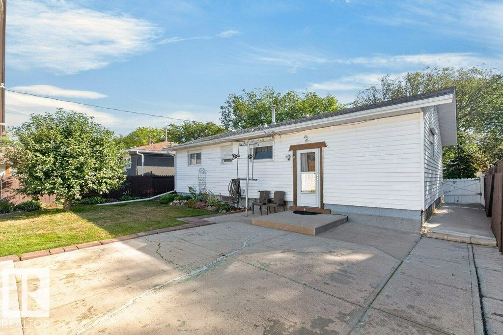 11042 152 Street Nw, Edmonton, AB