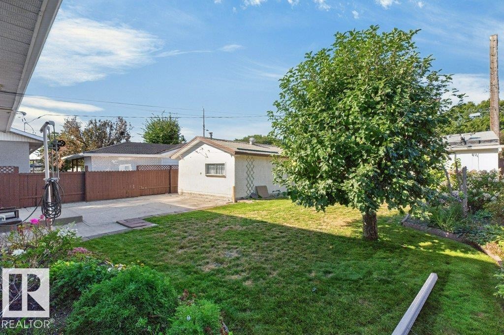 11042 152 Street Nw, Edmonton, AB