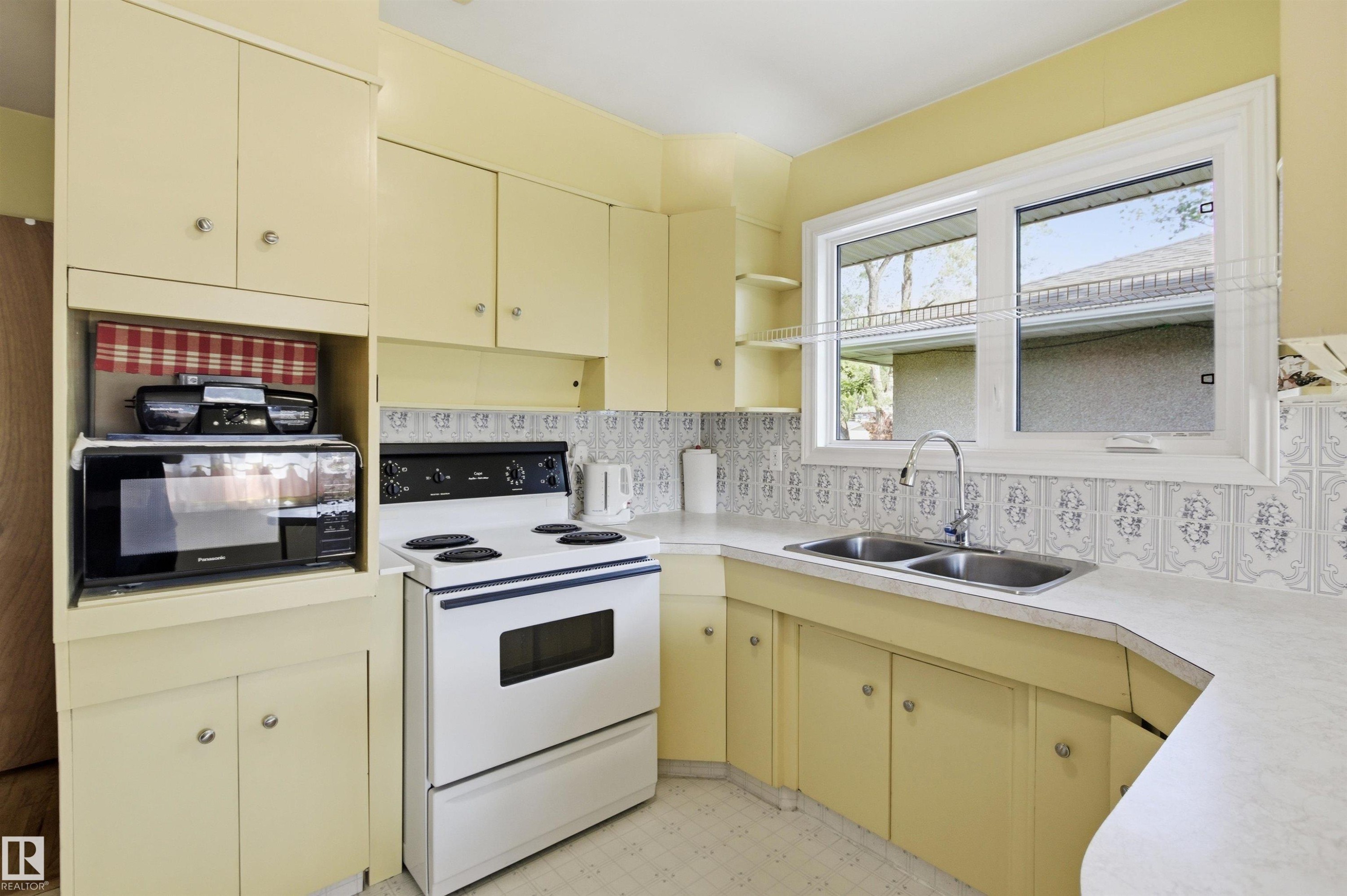 10138 74 Street Nw, Edmonton, AB
