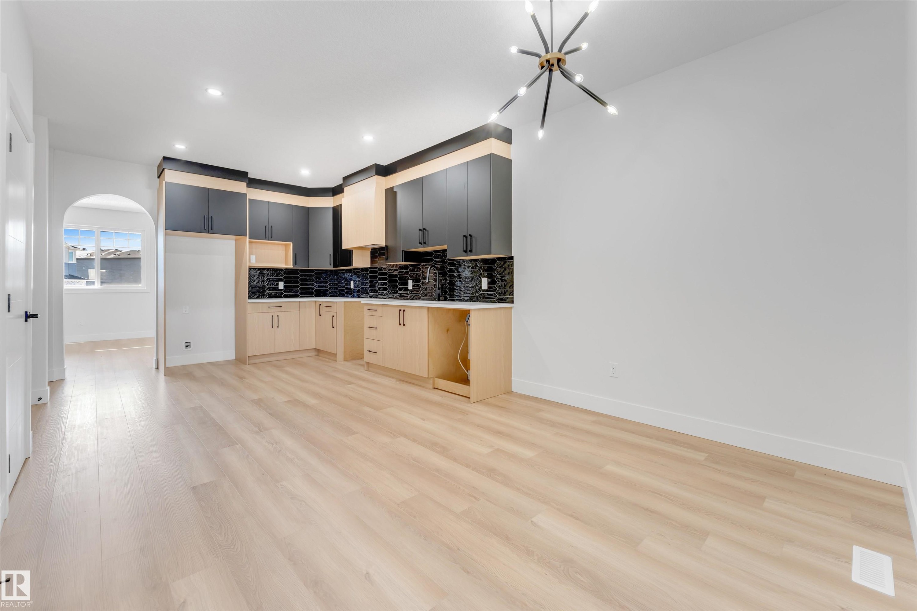 22932 80 Av Nw, Edmonton, AB