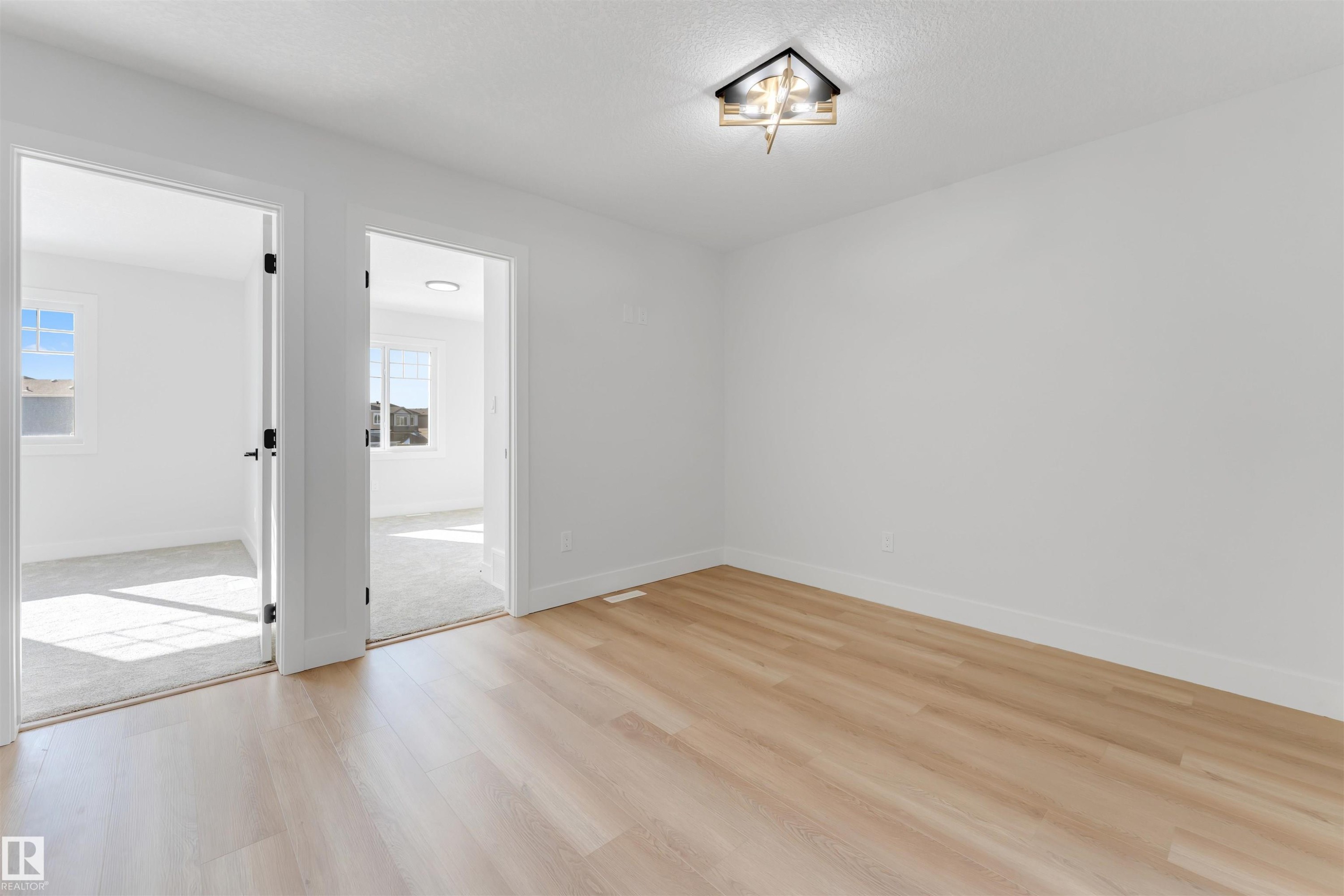 22932 80 Av Nw, Edmonton, AB
