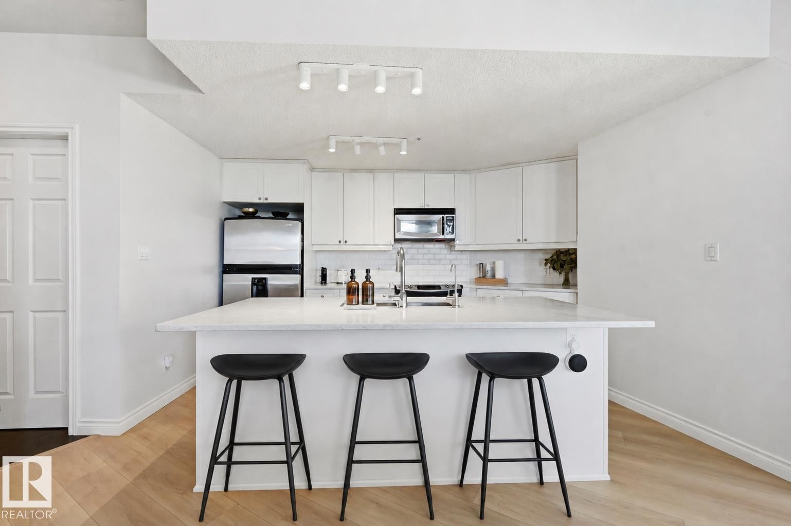 Virtually staged - #503 9020 Jasper Av Nw, Edmonton, AB