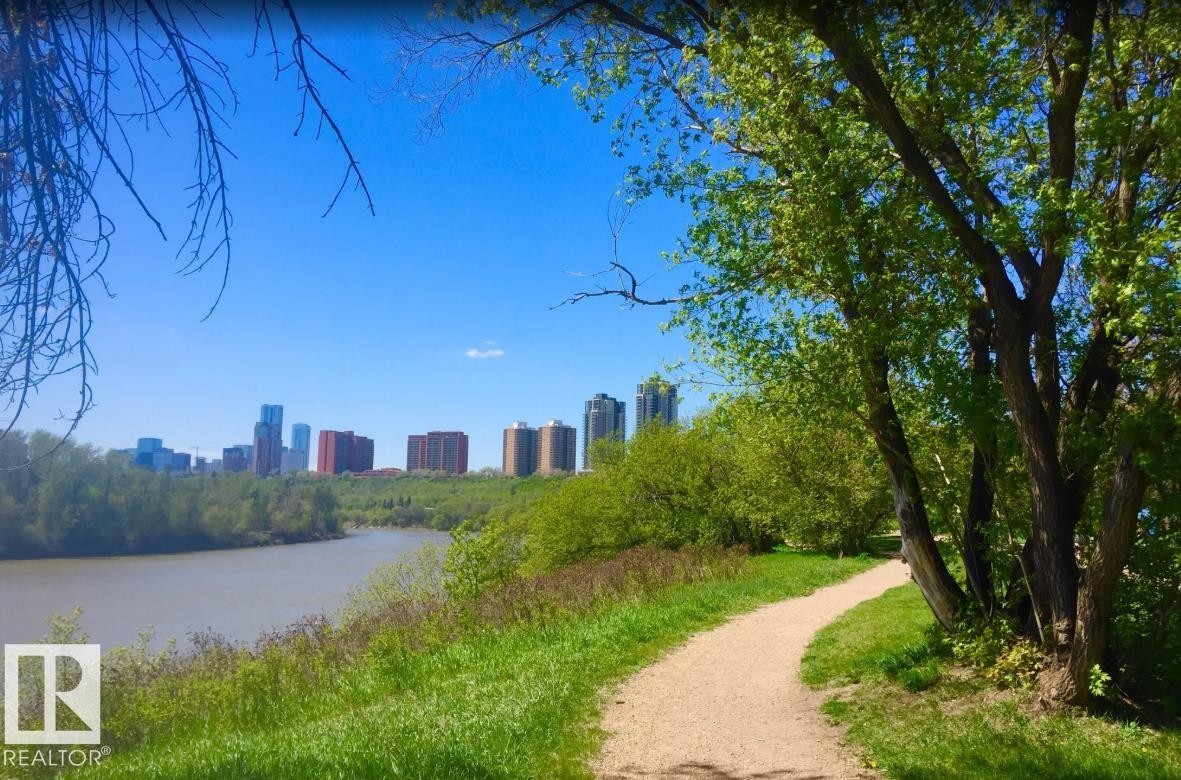 15 min walk to Dawson Park - dogs allowed off-leash - #503 9020 Jasper Av Nw, Edmonton, AB