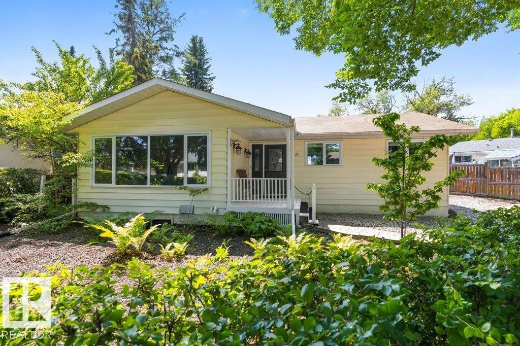 21 Flint Crescent, St. Albert, AB
