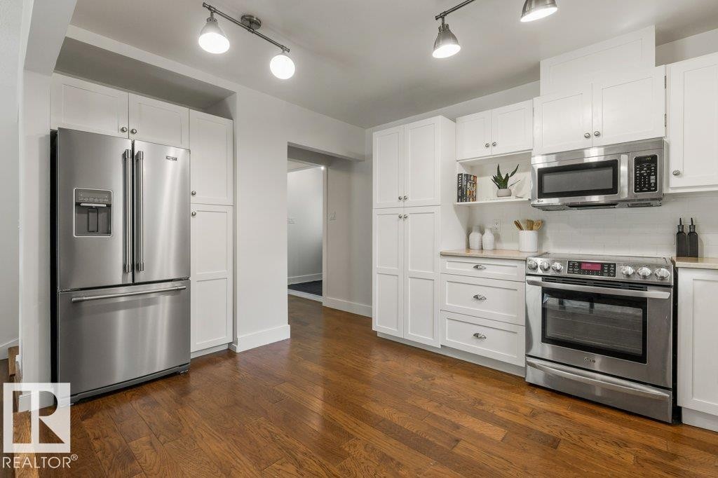 21 Flint Crescent, St. Albert, AB
