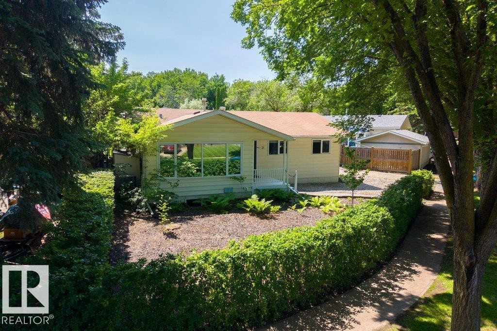 21 Flint Crescent, St. Albert, AB