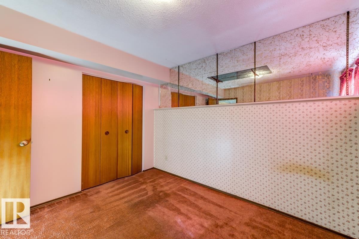 5811 92 Avenue Nw, Edmonton, AB