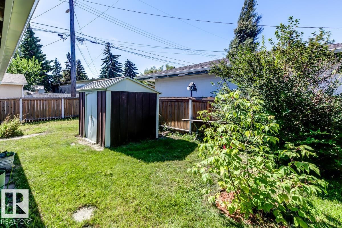 5811 92 Avenue Nw, Edmonton, AB